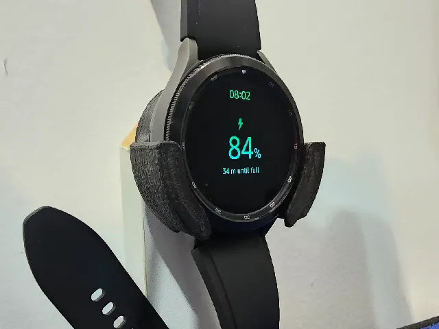 Galaxy Watch 4 Classic 46mm wall mount with charger