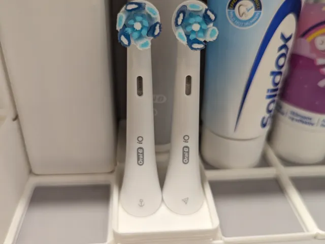 Gridfinity Oral B IO brush holder