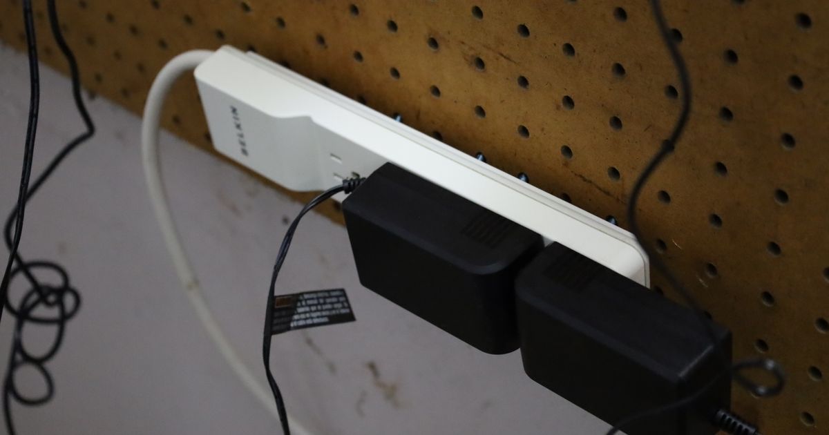 Pegboard Mount for Belkin Power Strip by skreimeyer Download free STL