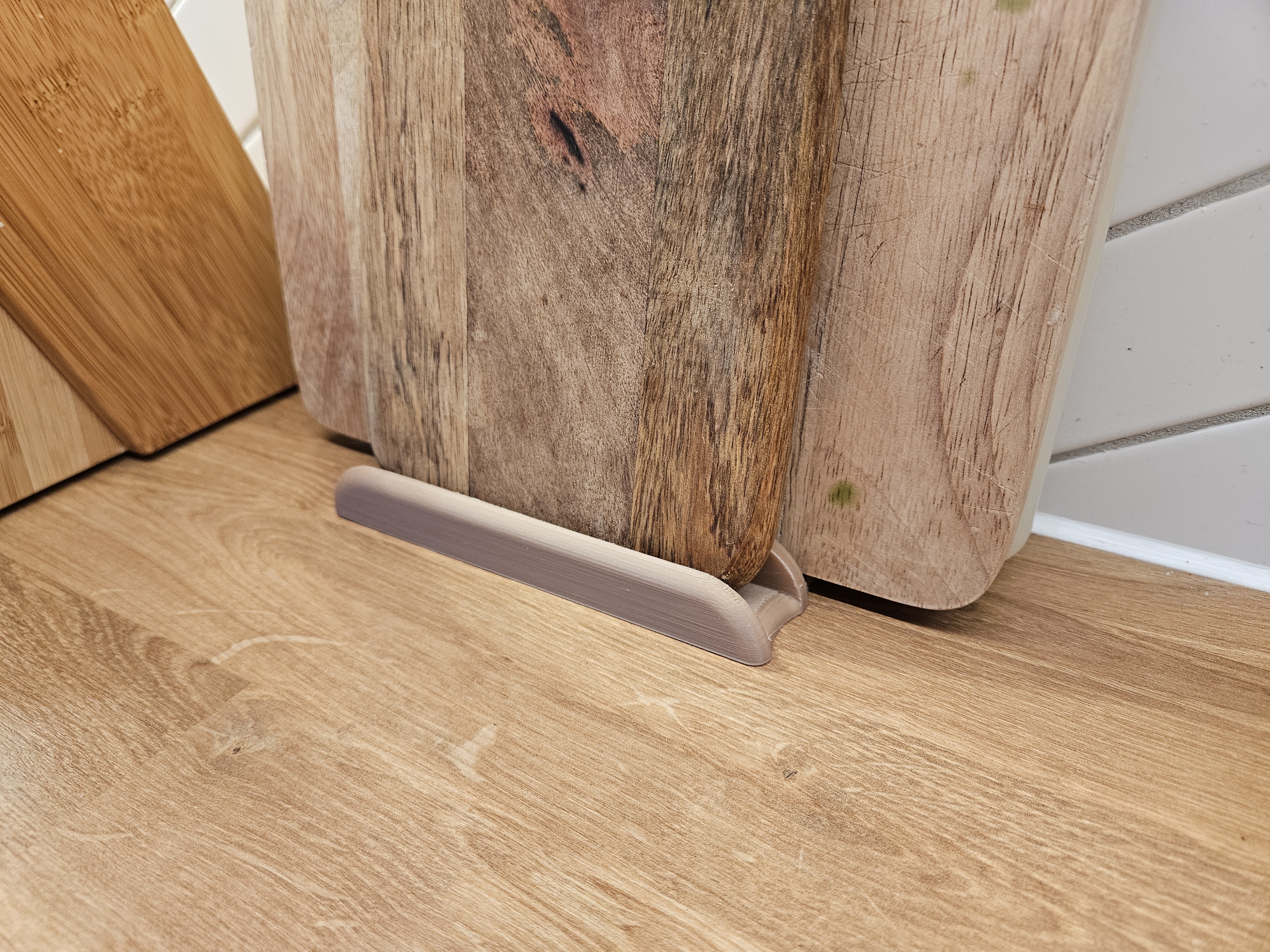 Miniatura 2 do modelo 3D Cutting Board Holder