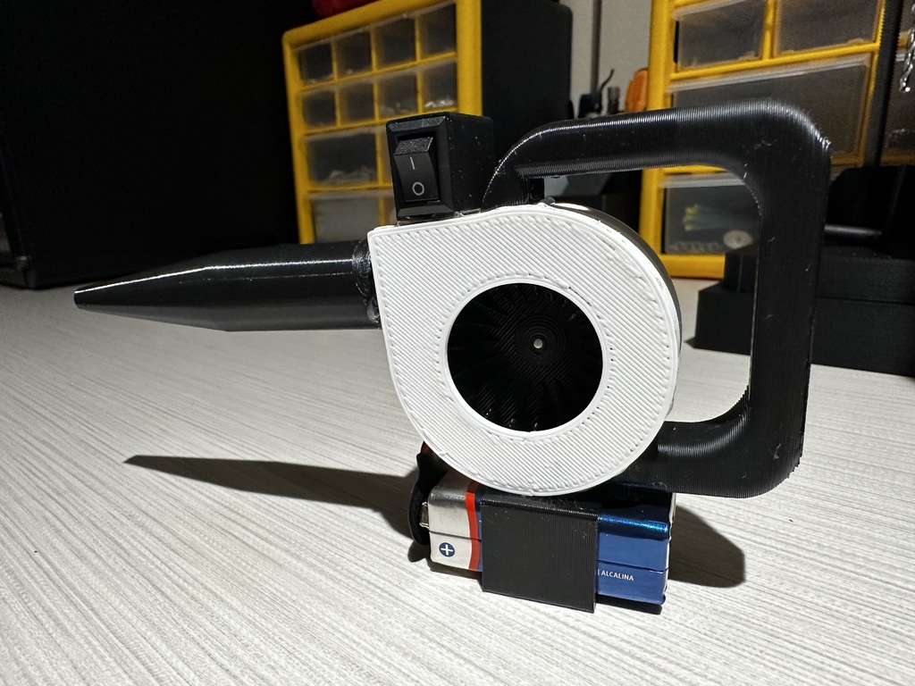 Miniatura 3 do modelo 3D Mini Leaf Blower -Fixed Battery + Switch Box