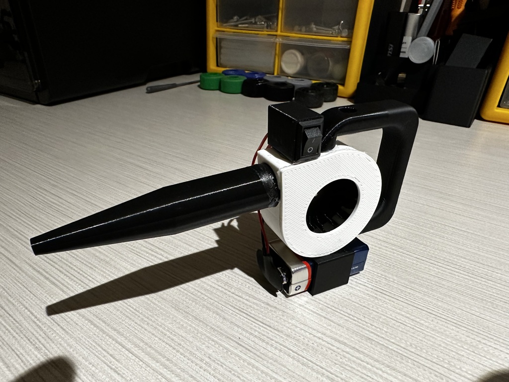 Miniatura 4 do modelo 3D Mini Leaf Blower -Fixed Battery + Switch Box