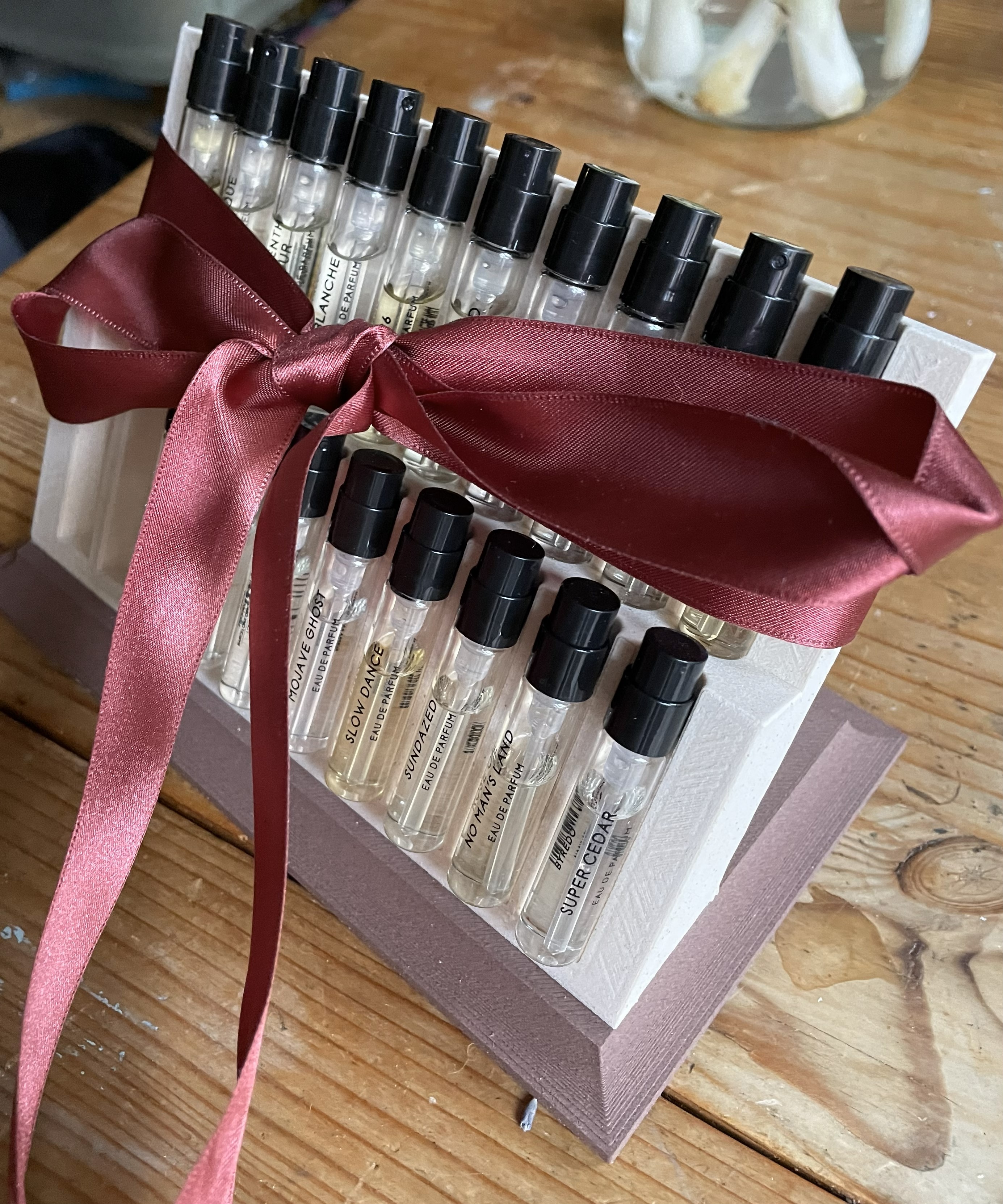Miniatura 3 do modelo 3D Perfume sample holder