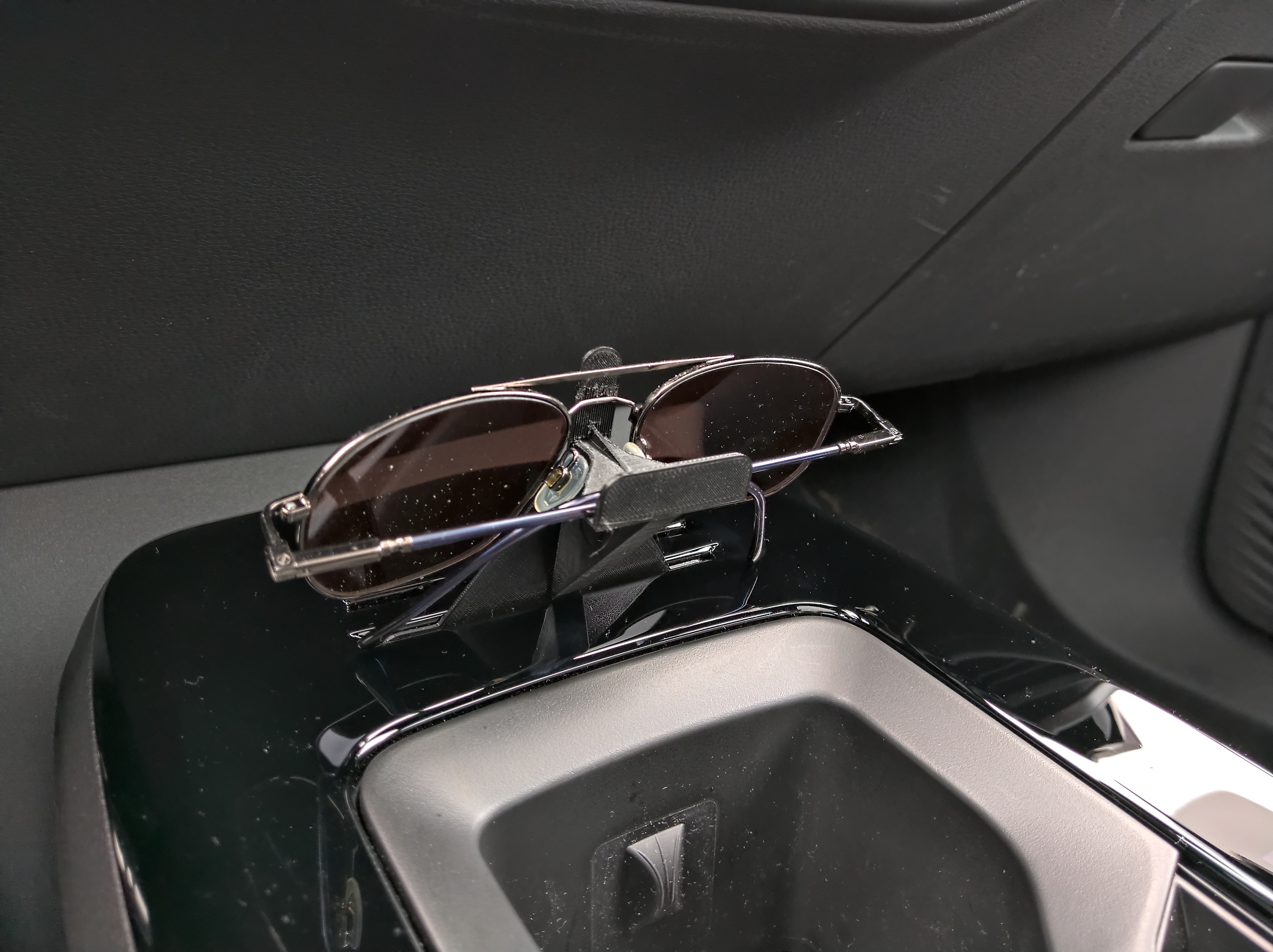 Car glasses holder for credit card slots