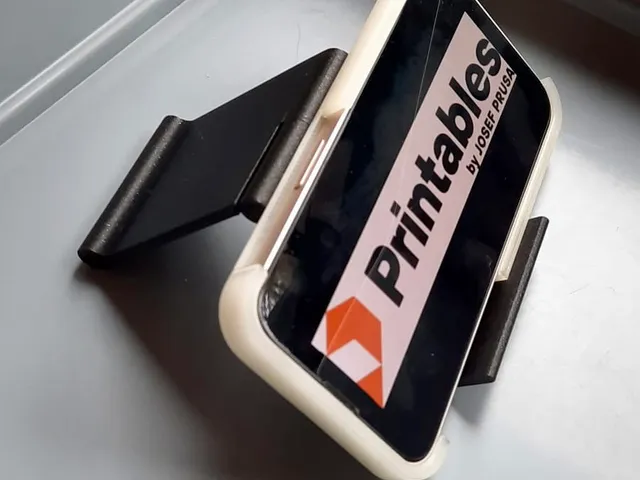 simple ajustable phonestand