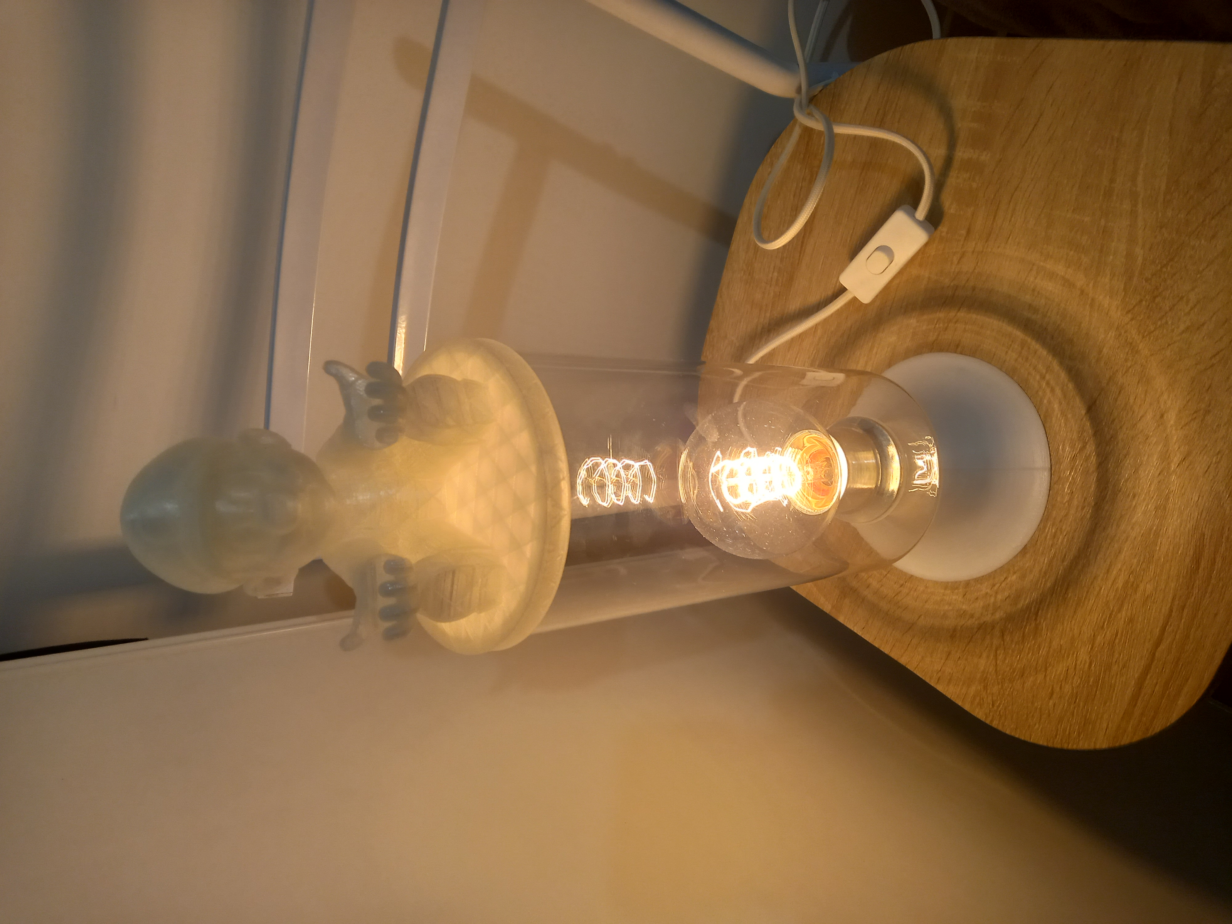 lampe de chevet support téléphone Mario