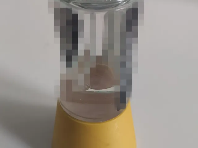 Abziehbarer Deo Roller Ständer Deckel Modell "Niveau"
