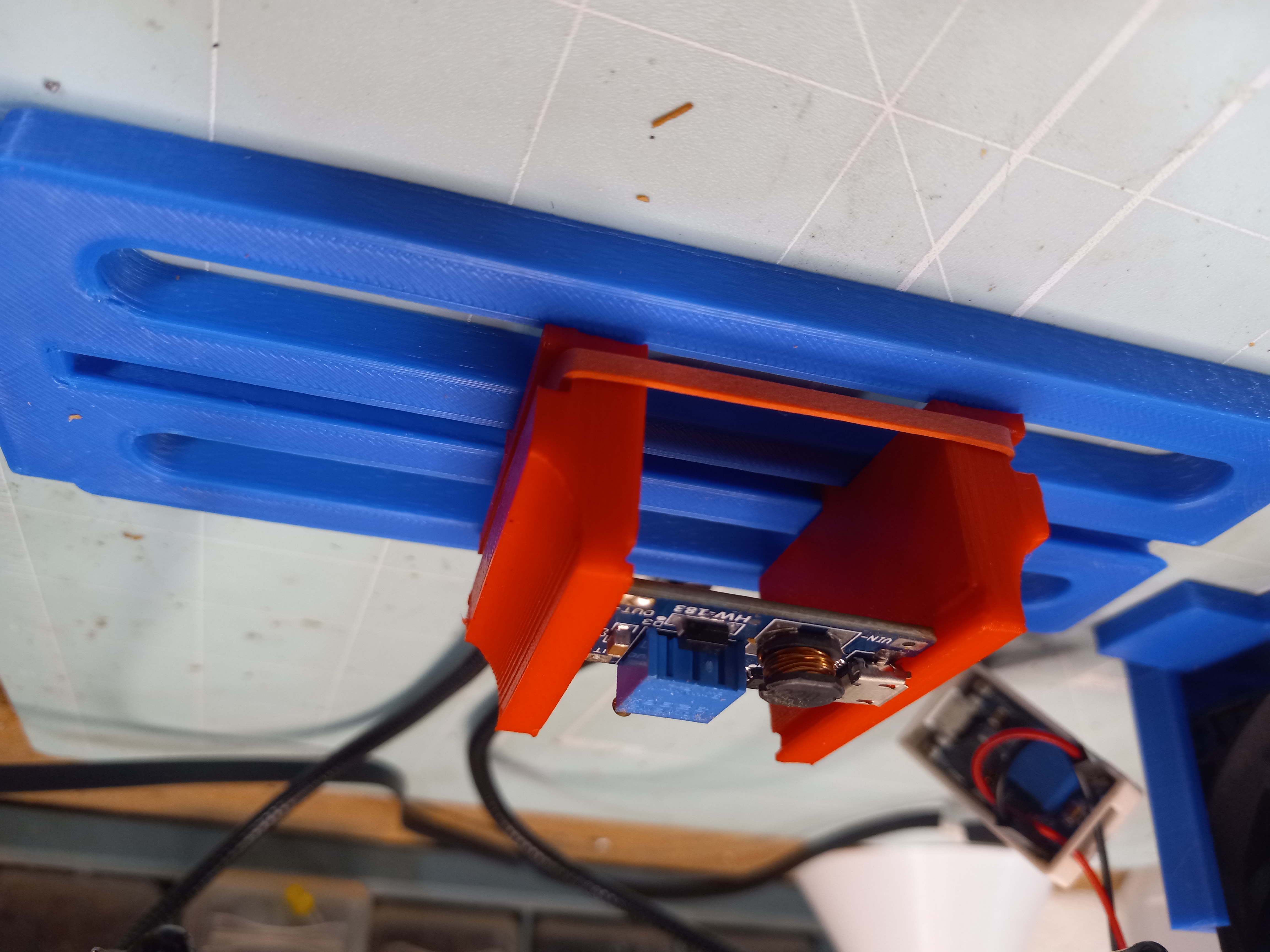 Miniatura 5 do modelo 3D PCB vise