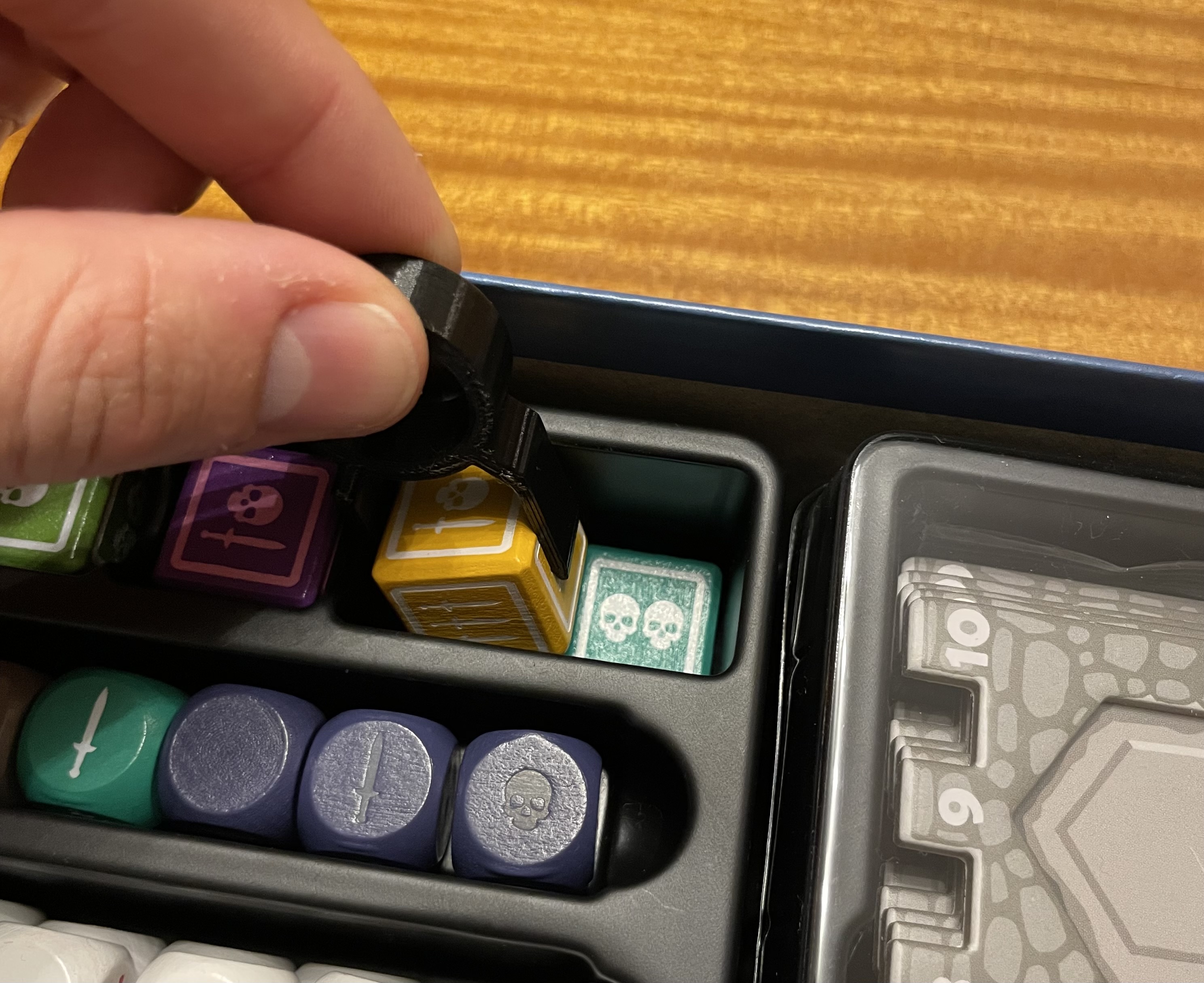 Karak 2 - dice holder