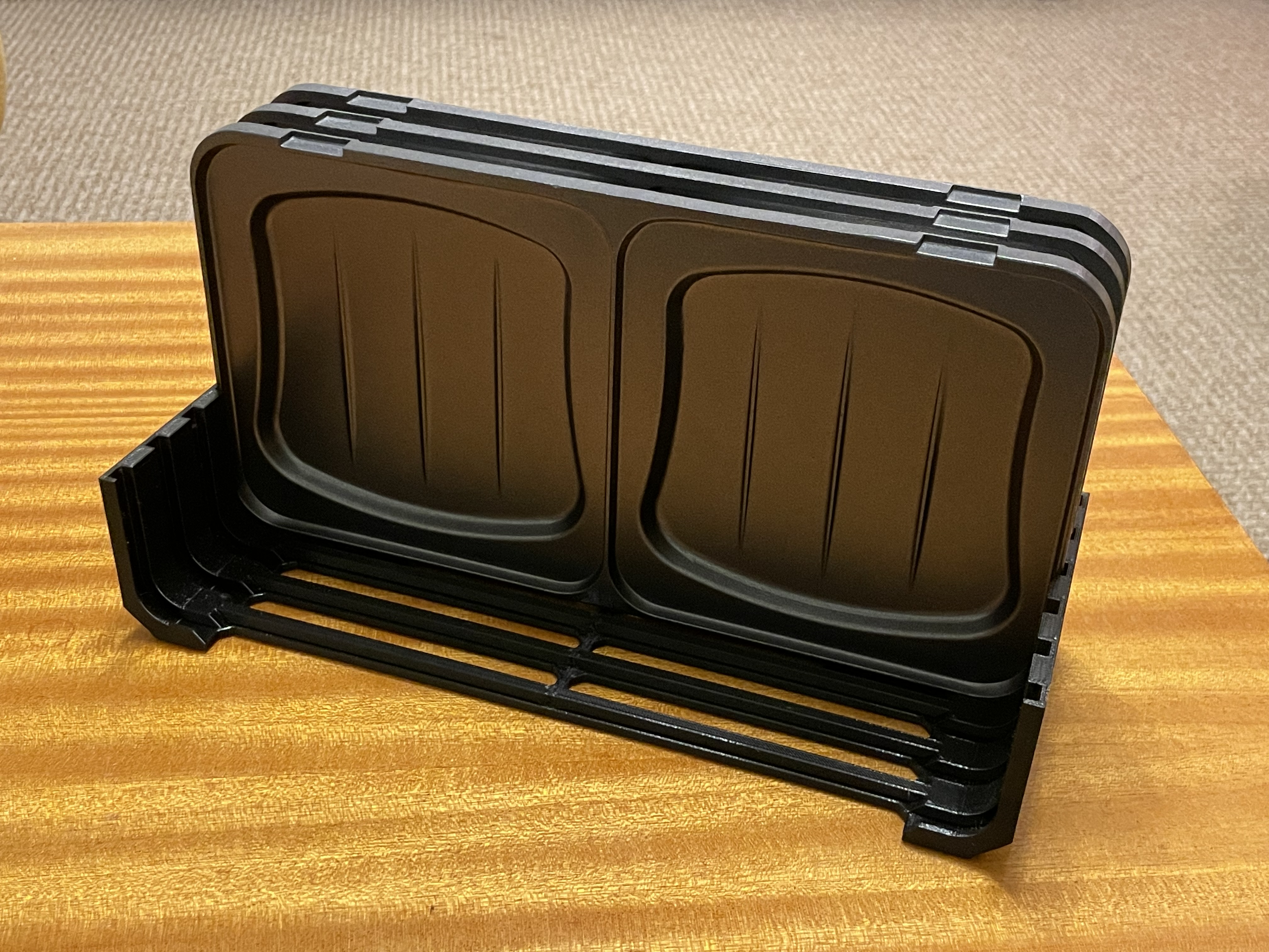 Sandwich maker - plate holder