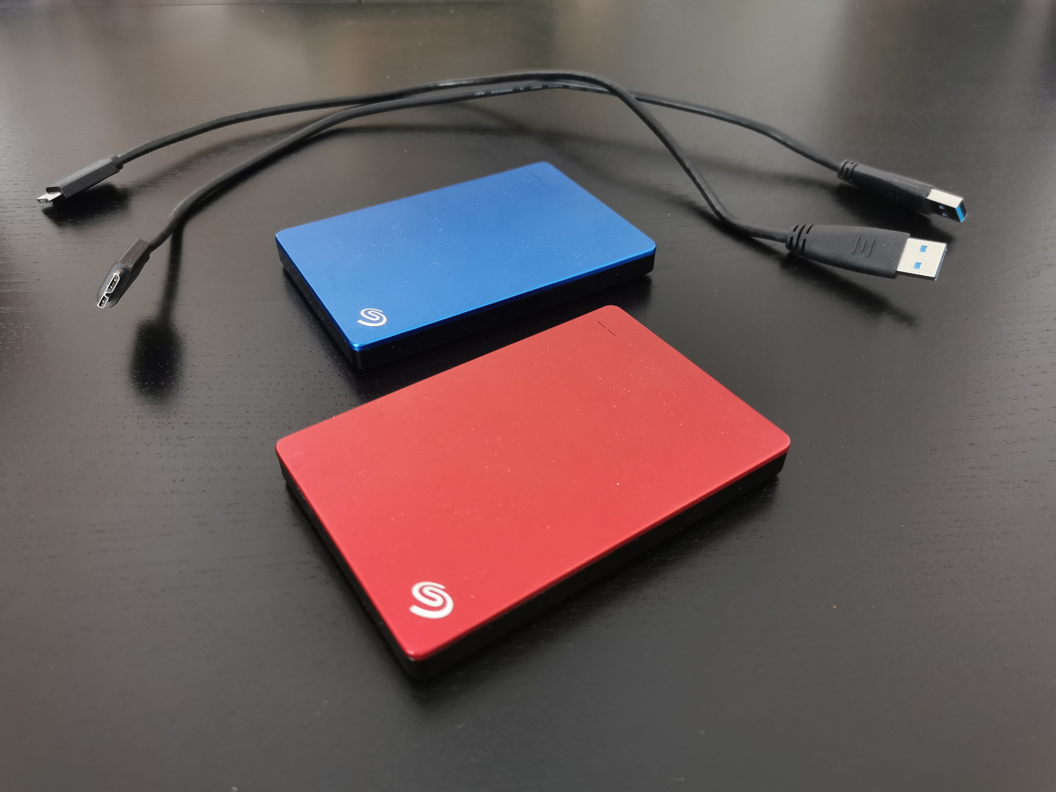 Stacking 2 external drives Empiler 2 disques externes by Staldy