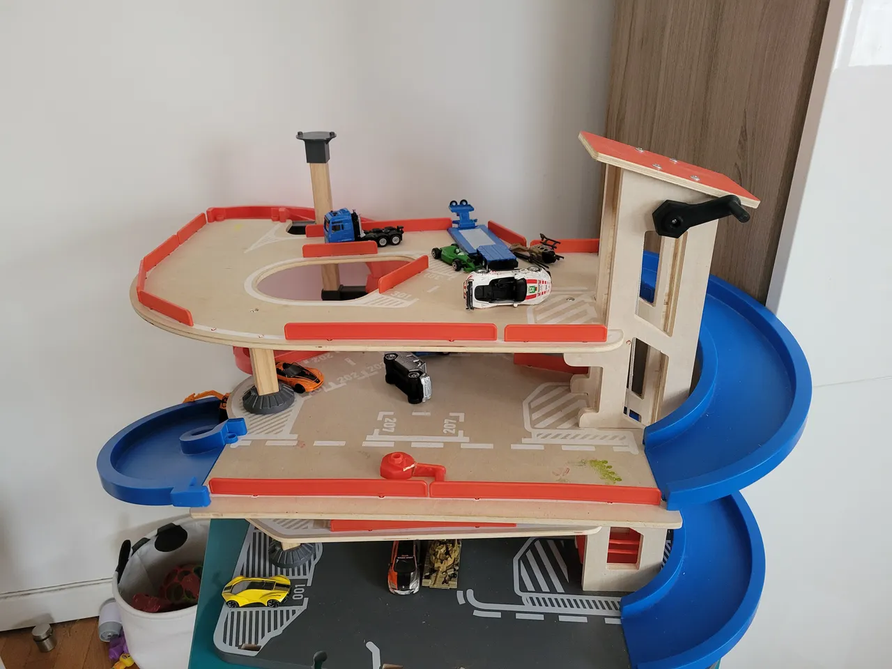 Lidl store toy garage