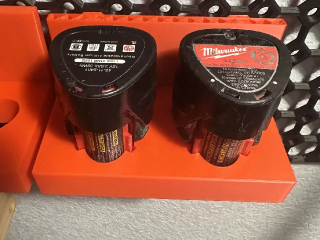Milwaukee M12 Battery Holder remix