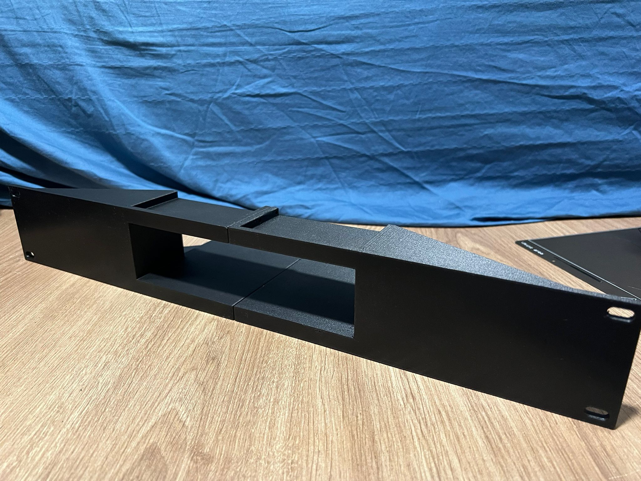Rack Mount For Minisforum MS01 von Tan Wei Kostenloses STLModell herunterladen