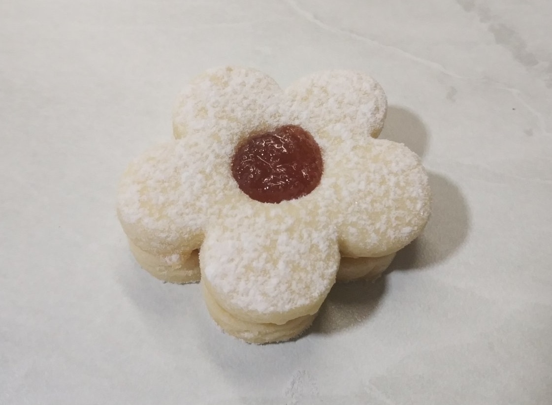 Linzer Cutter