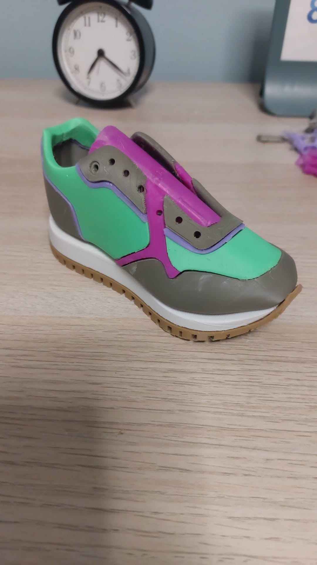 Sneaker 3D Model – Non-Functional Decorative Replica