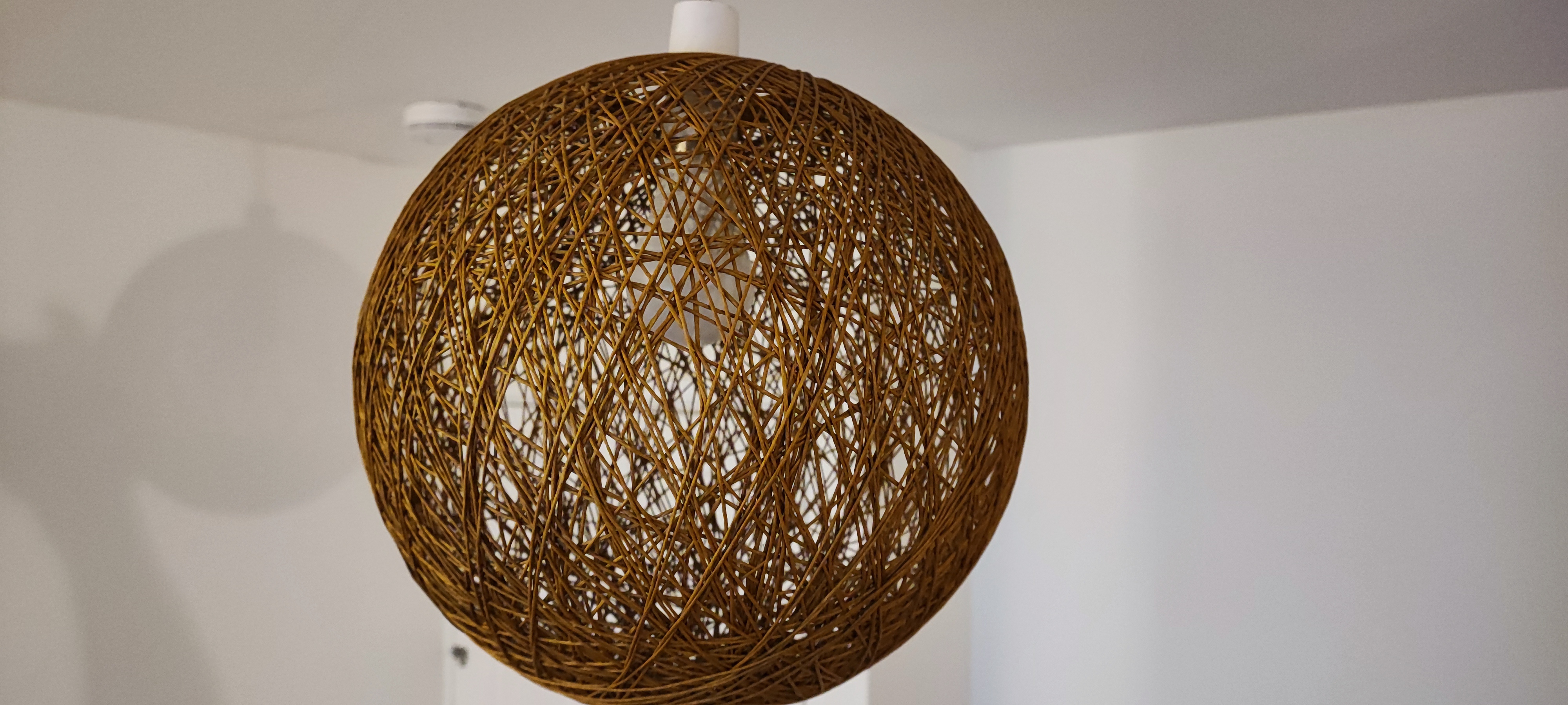Light pendant holder