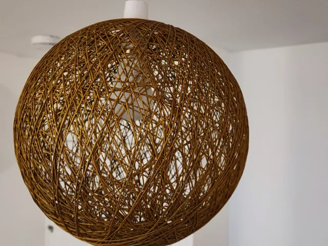 Light pendant holder