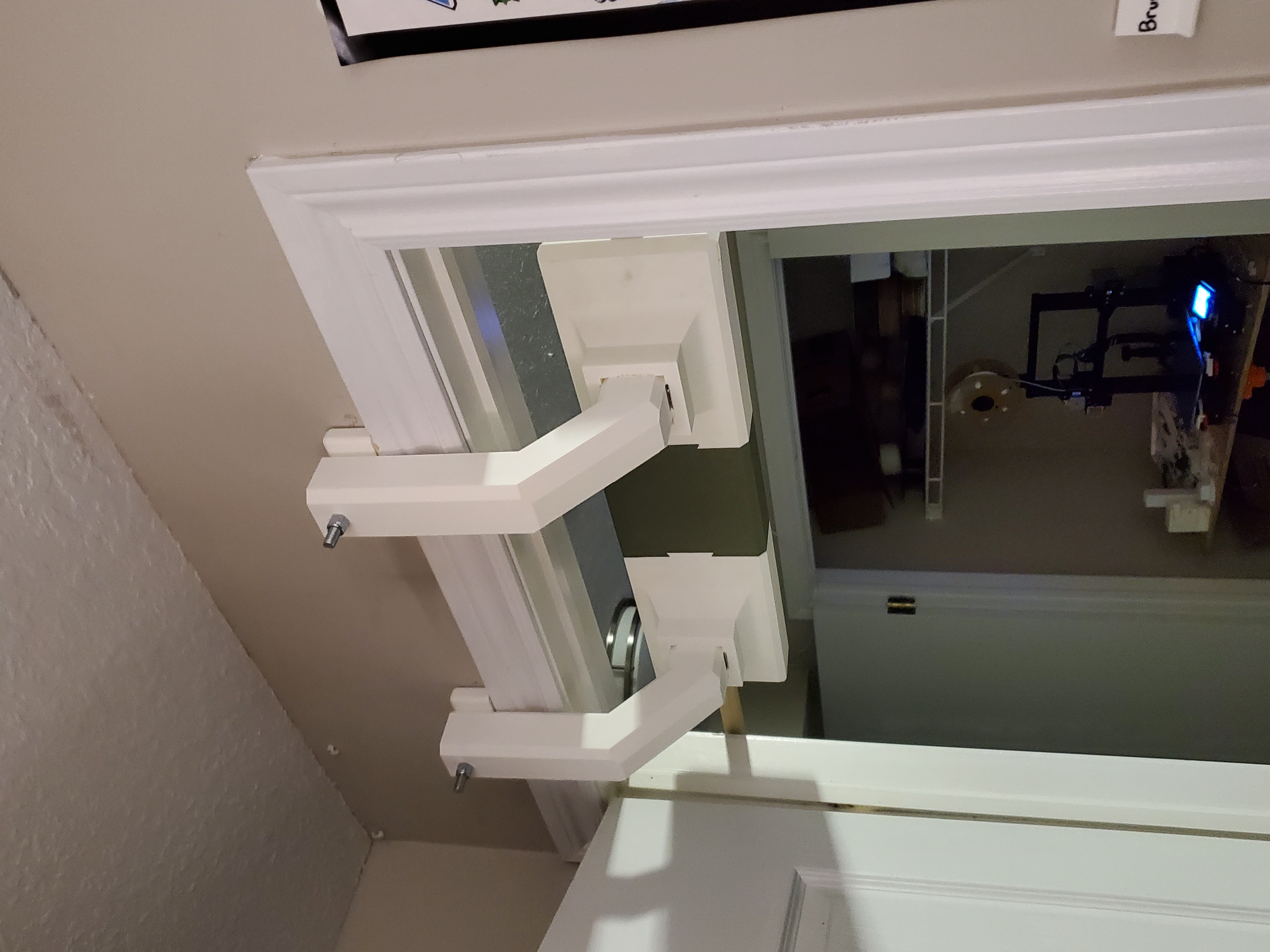 Miniatura 2 do modelo 3D Door Frame Mountable Hangboard