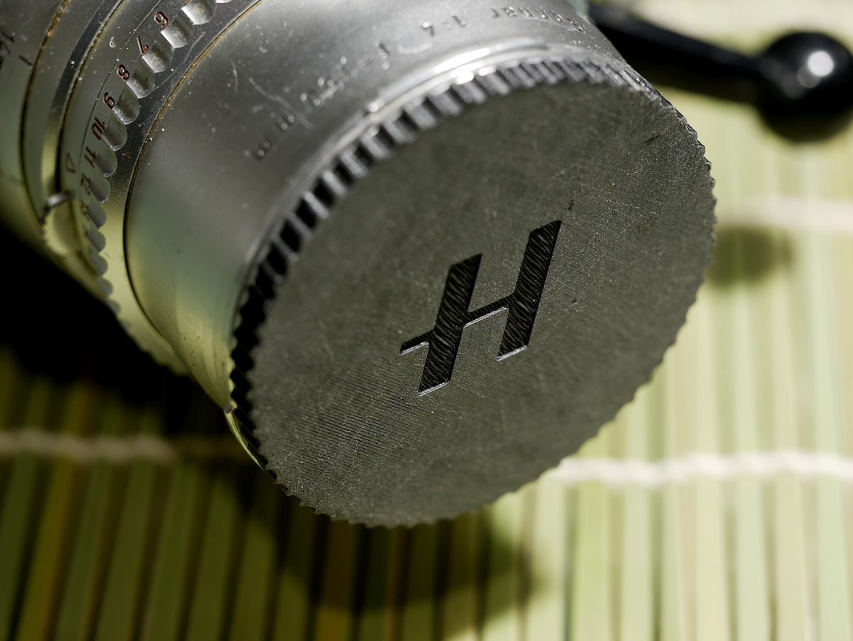 Hasselblad lens cap B50 bayonet with/without logo by Spotmatic ...