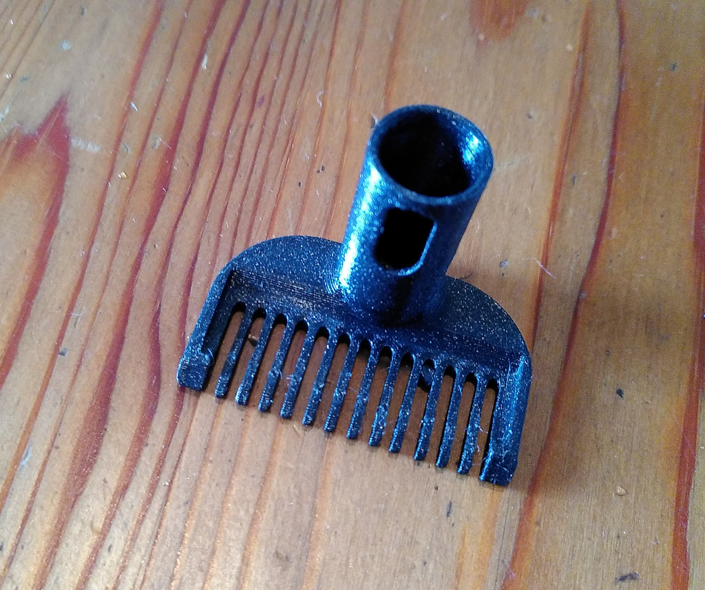 fish tank rake for Marina DeLuxe cleaning tool by Antimaterie ...