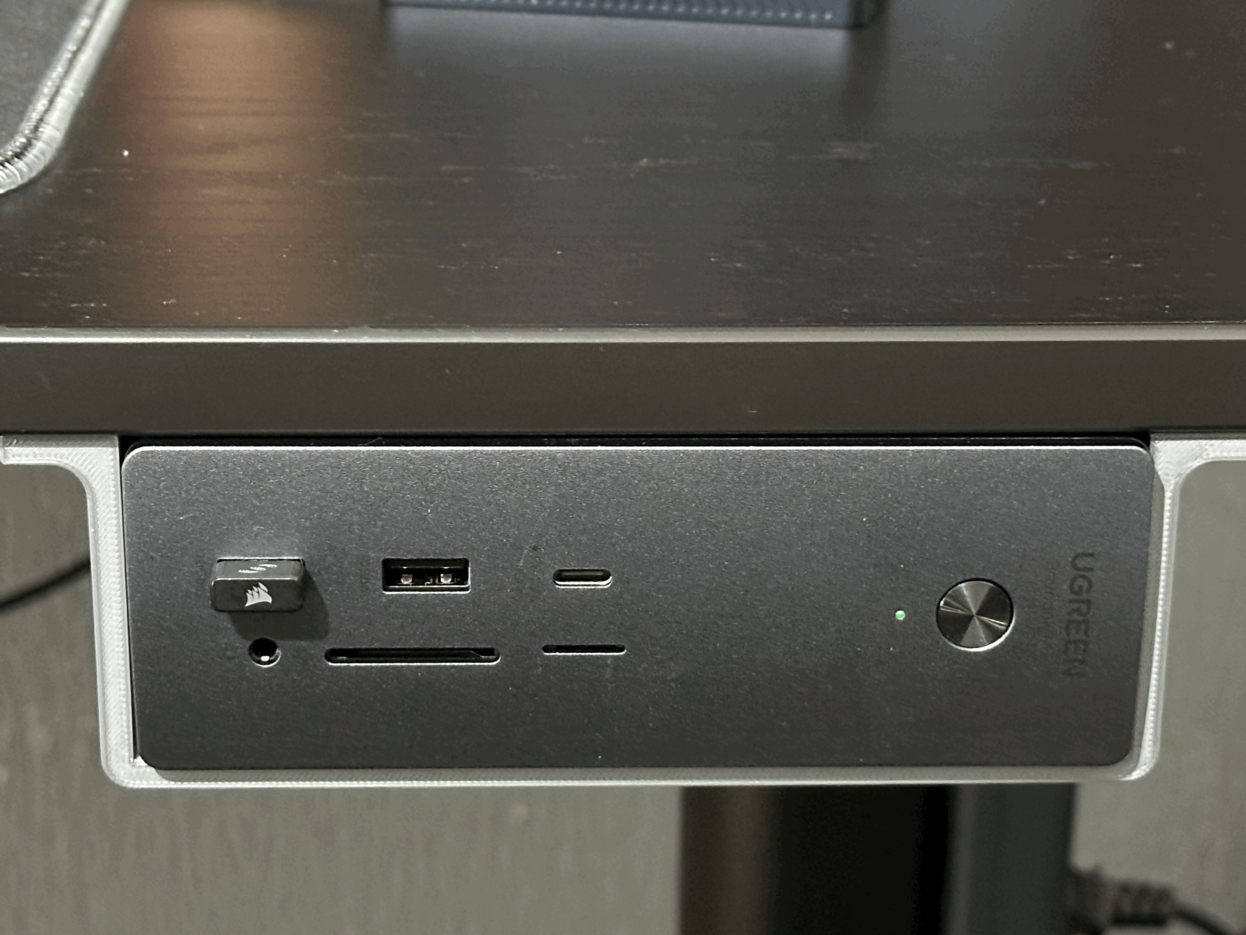 UGREEN Revodok Max Mounting Bracket