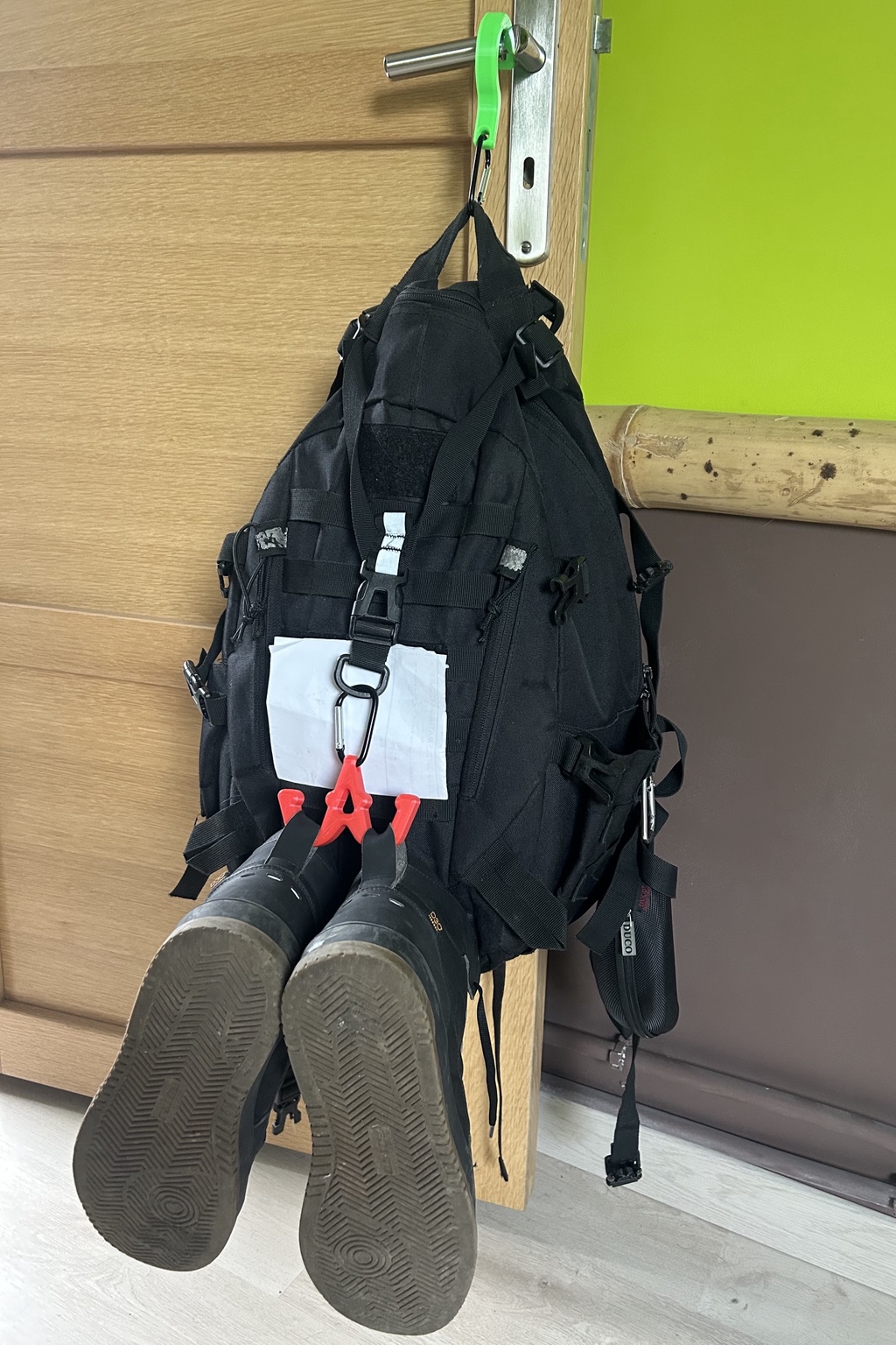 Shoe Hook – Footwear Carrying & Drying System