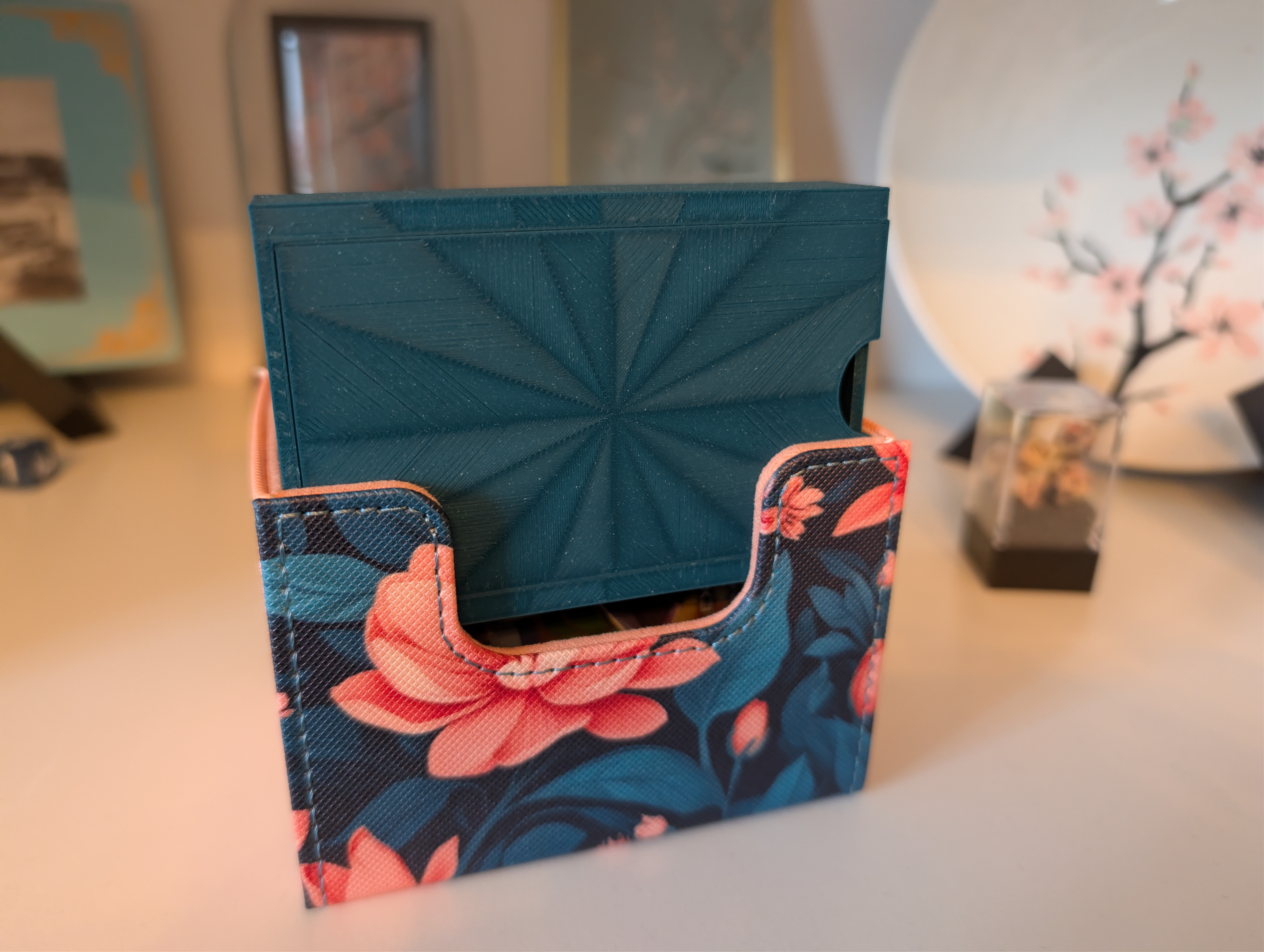 Dice Container for Ultimate Guard Deck Box