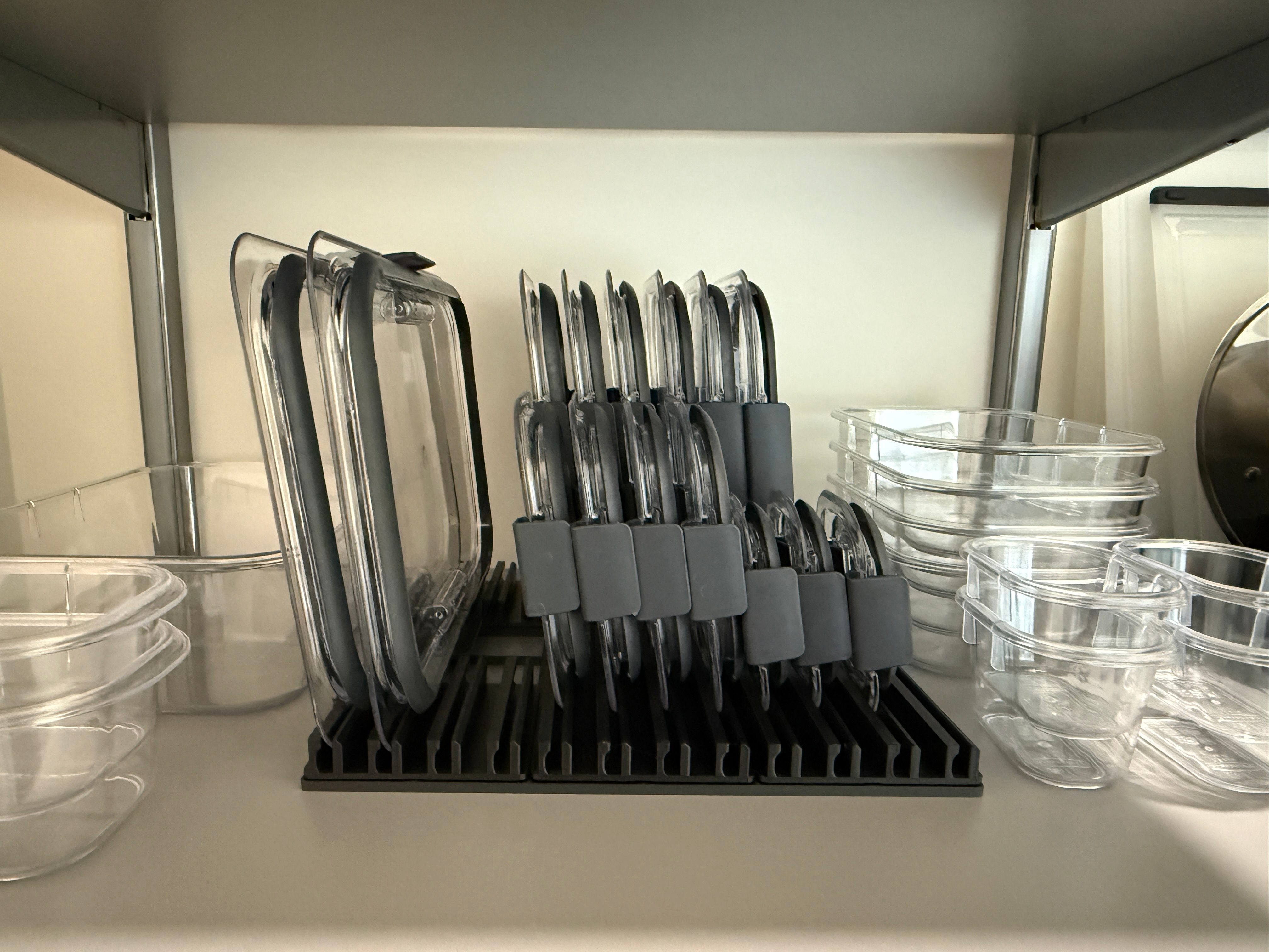 Rubbermaid Brilliance Lidfinity