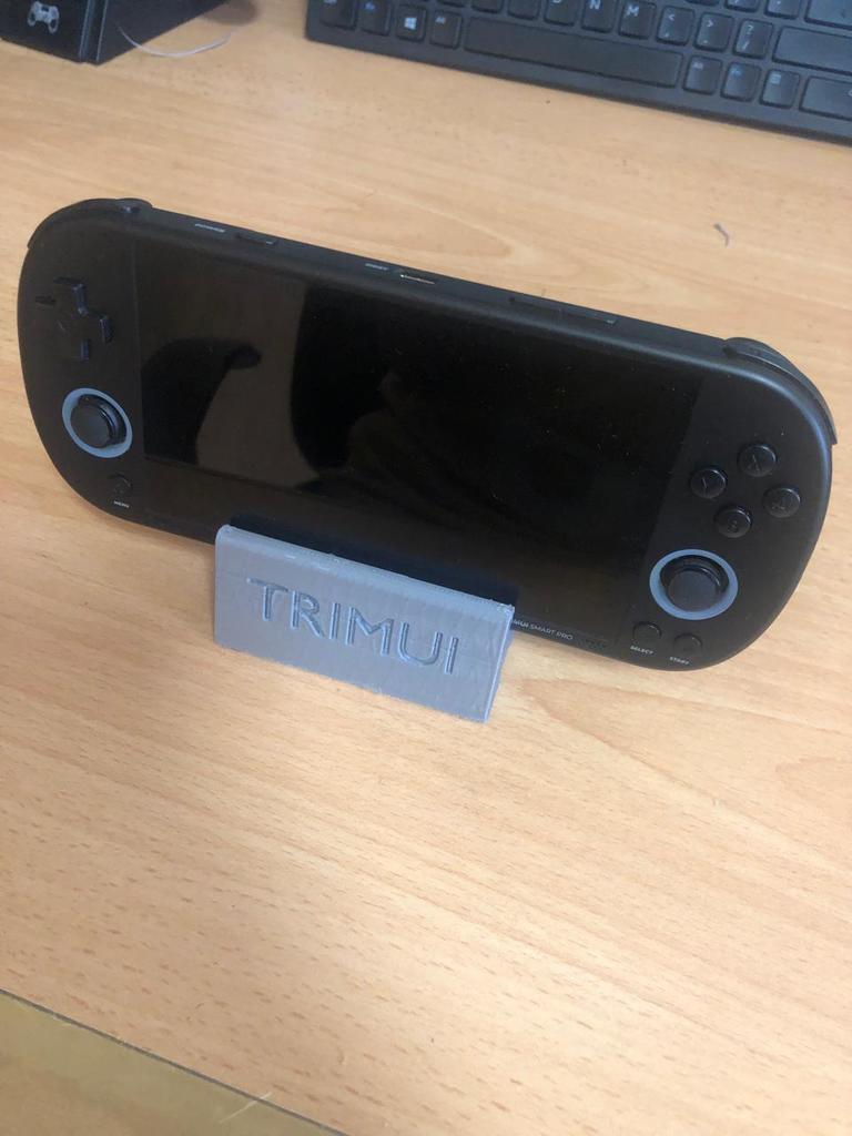 Miniatura 4 do modelo 3D Trimui Smart Pro stand/dock