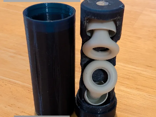 Loop Earplugs Magnetic+Screw-Top Lid Case