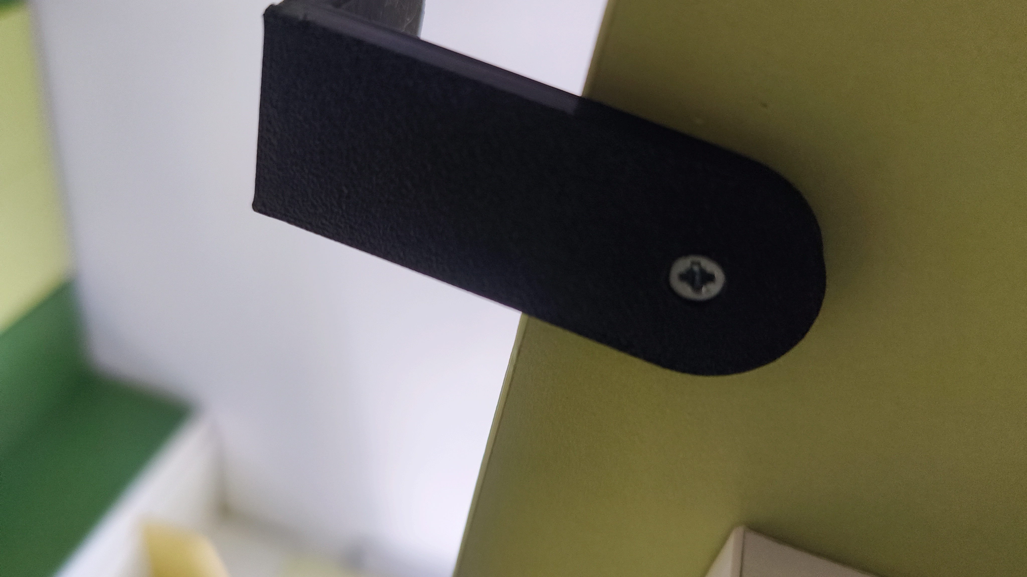 Screwable desk hook — miniatura 2