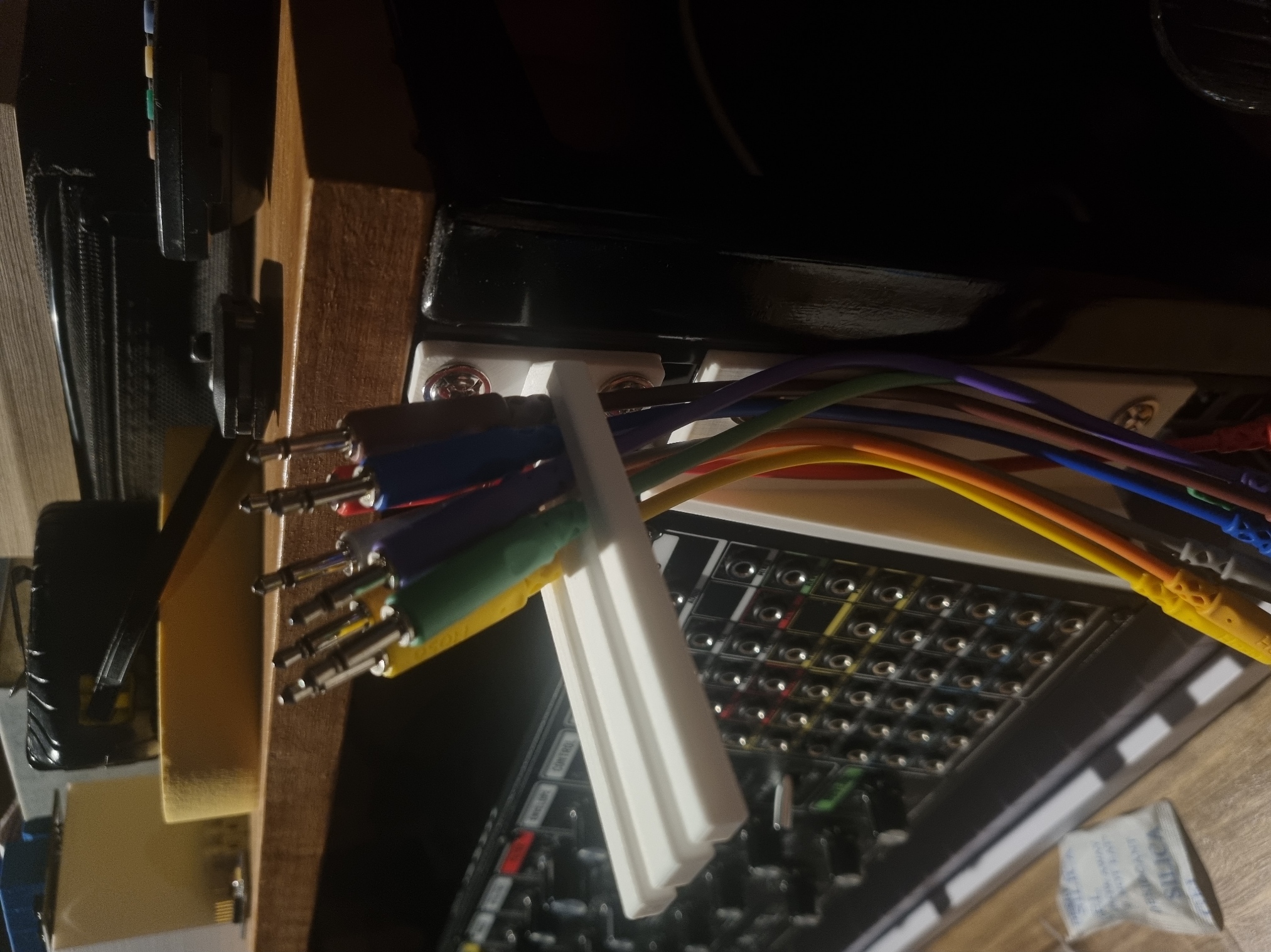 19" Rack Mountable Synth Patch Cable Holder
