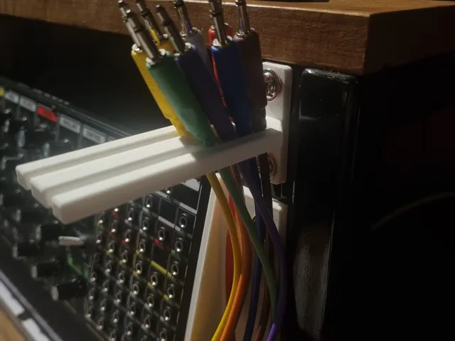 19" Rack Mountable Synth Patch Cable Holder