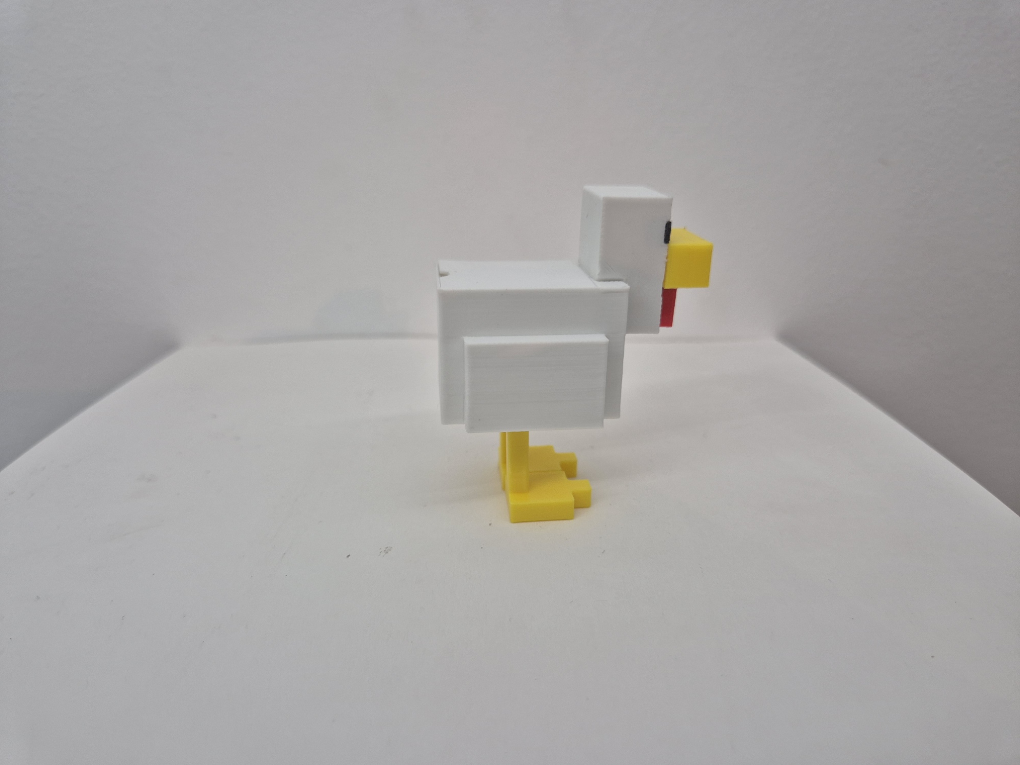Miniatura 6 do modelo 3D Minecraft chicken with storage