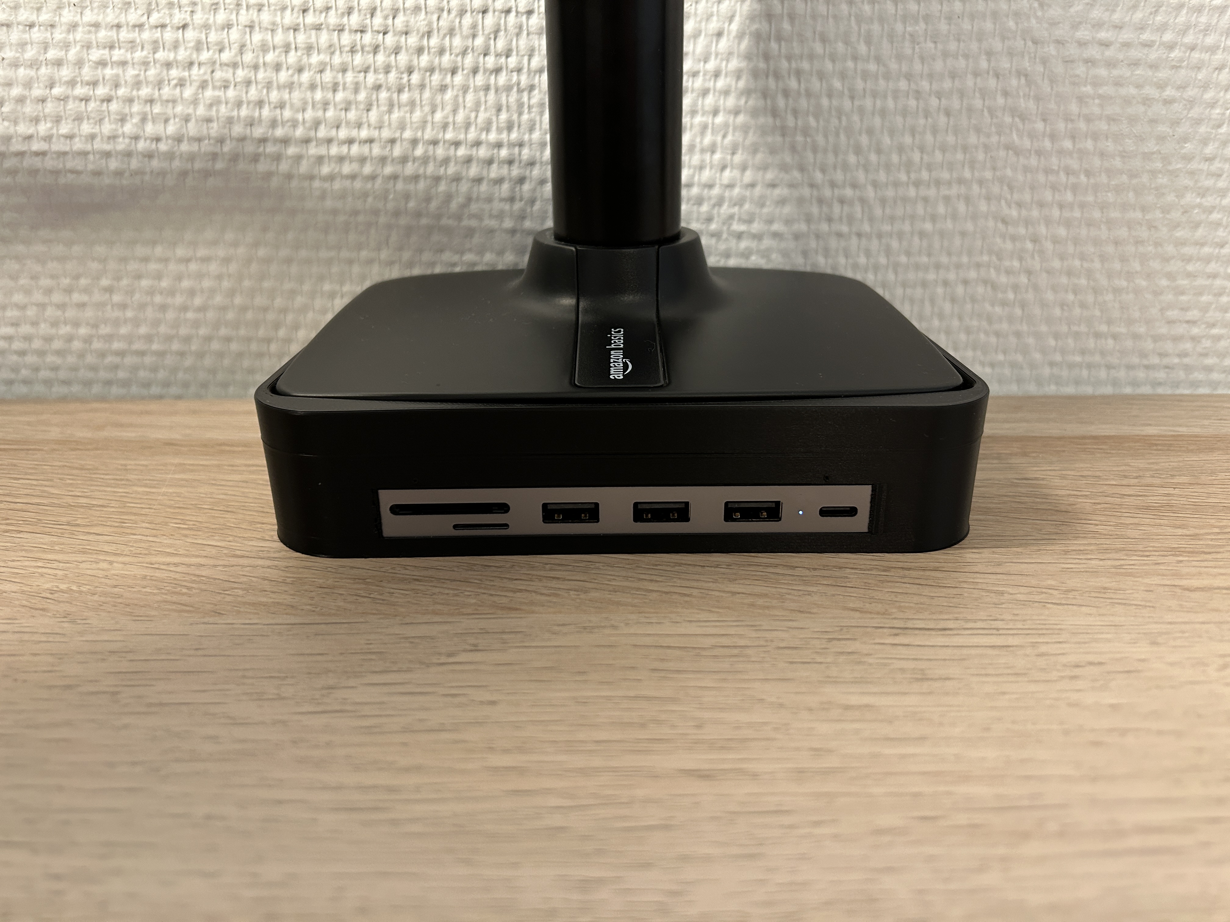 Satechi hub stand for Amazon Basics monitor stand