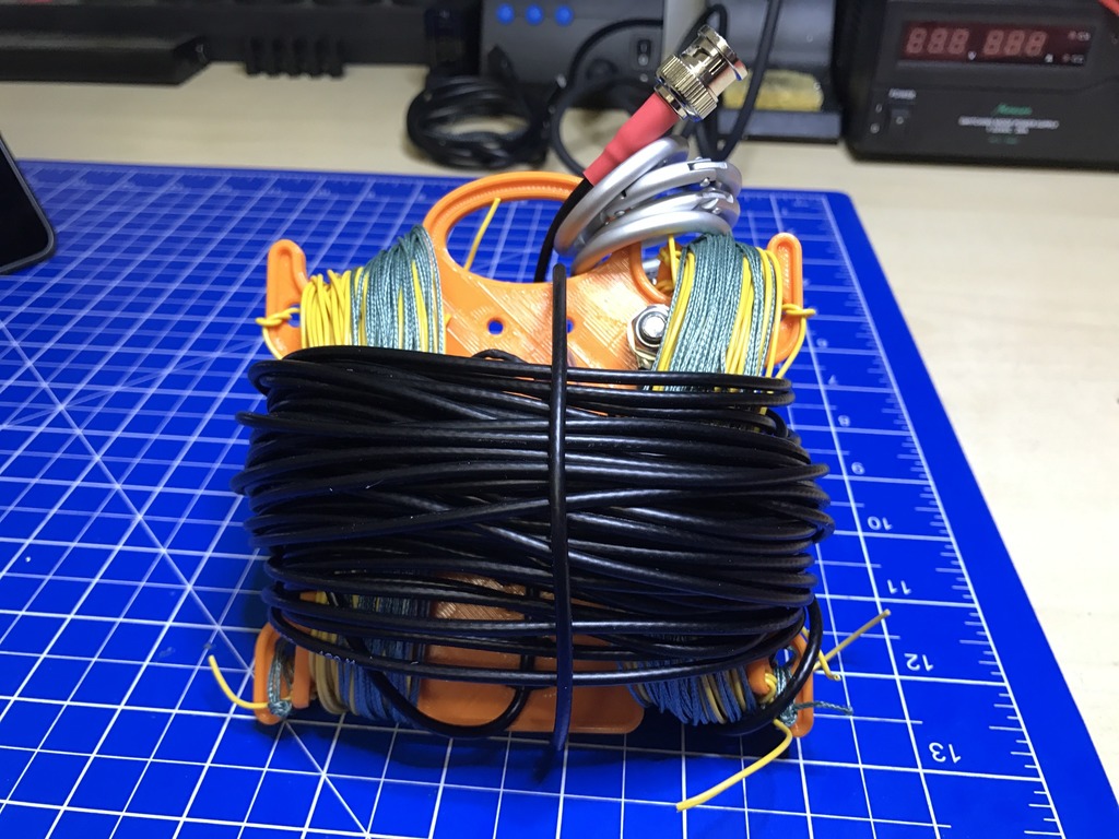 Linked Dipole Centerpiece