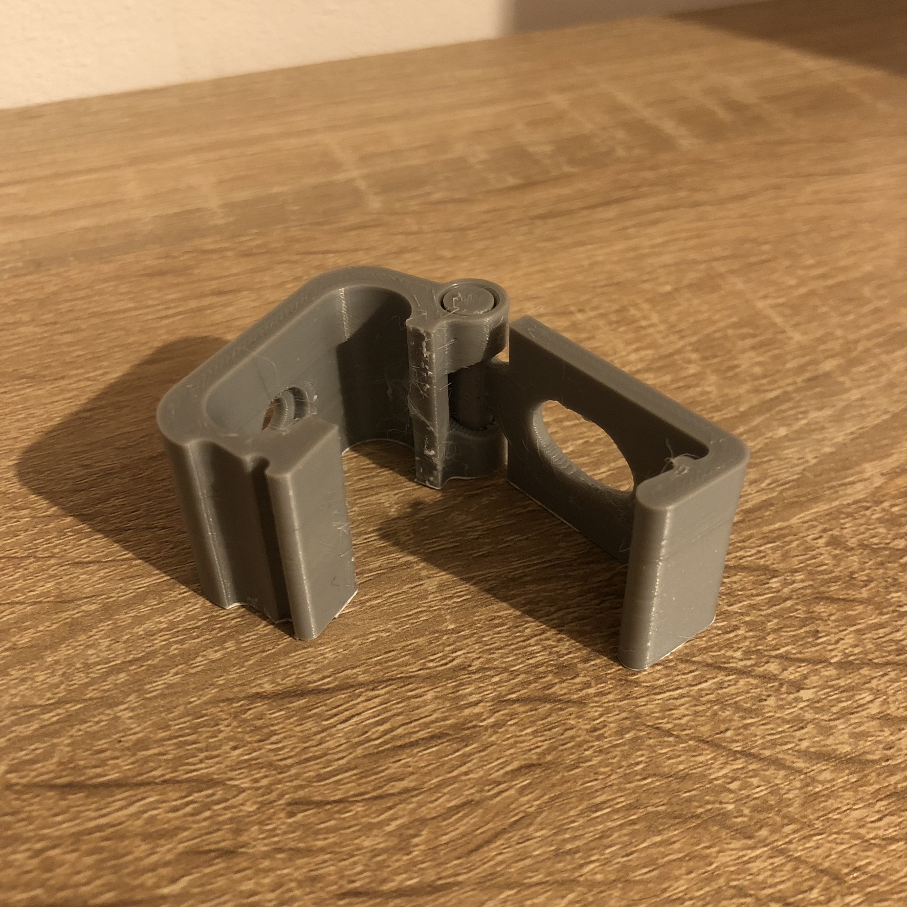 Miniatura 2 do modelo 3D Wall Cable Holder