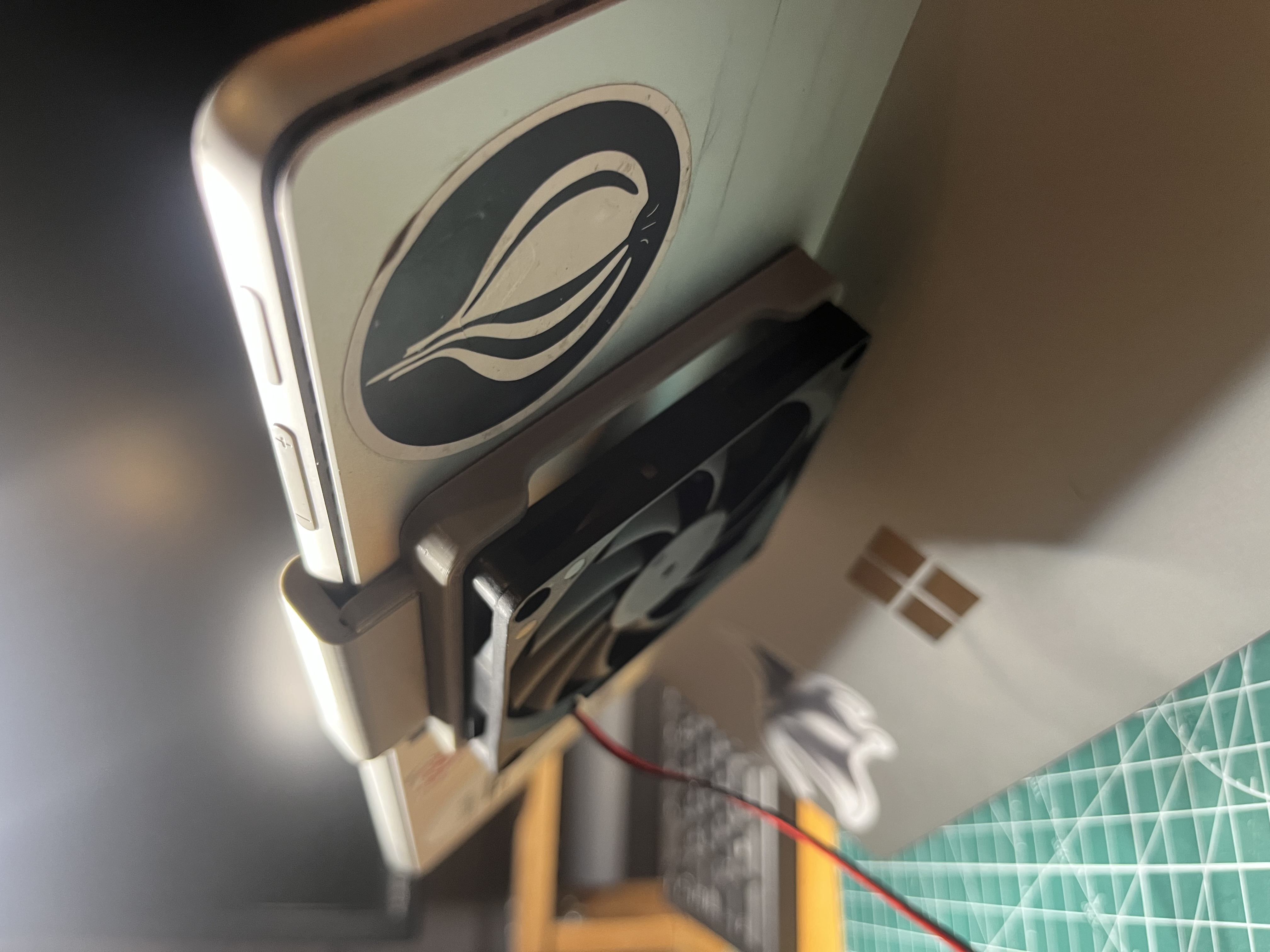 Retractable Surface Pro Fan — thumbnail 2