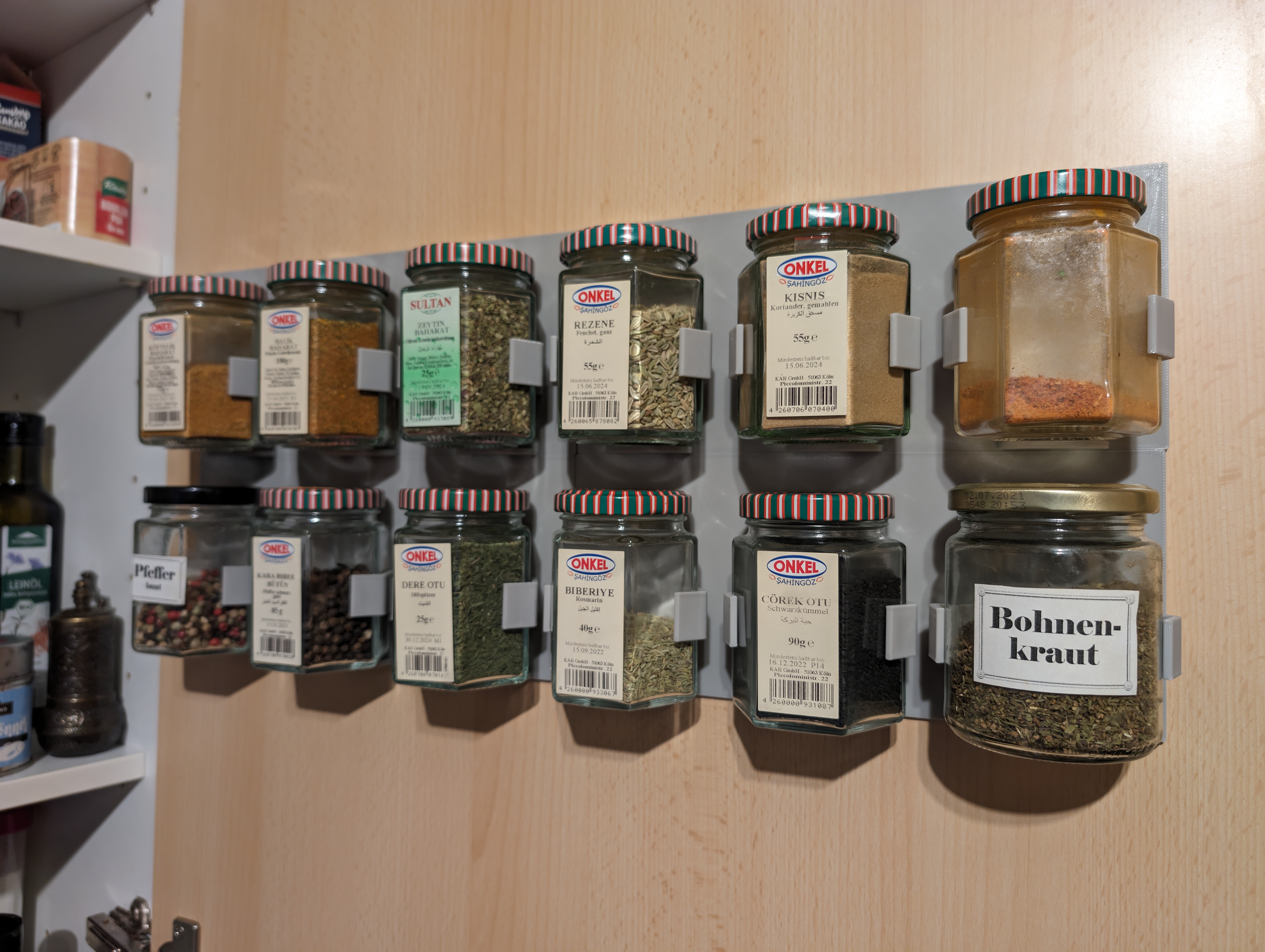 Holder for turkish hexagonal spice jars