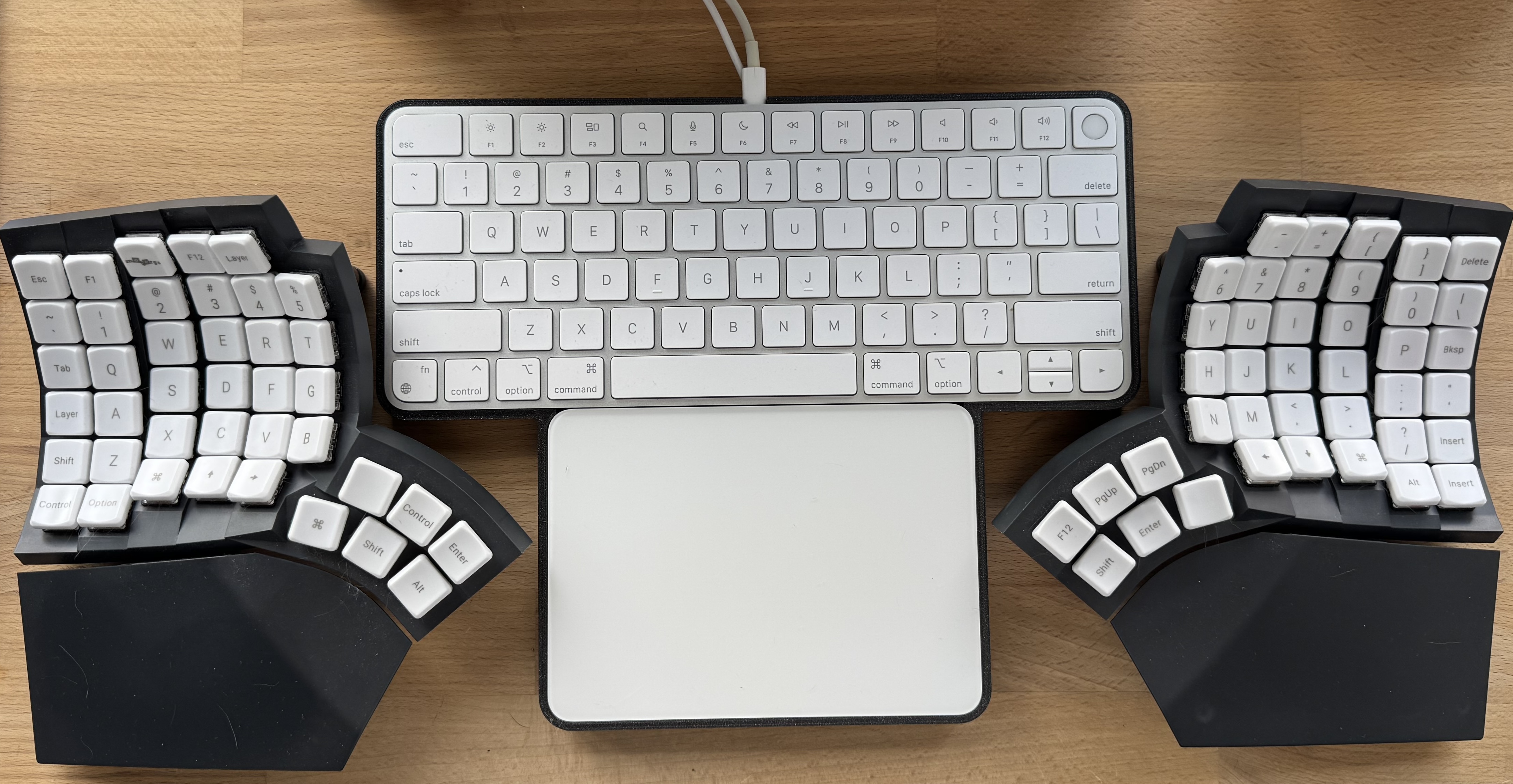 BookKeyPad - A MacBook-like stand for the Magic Keyboard and Magic Trackpad
