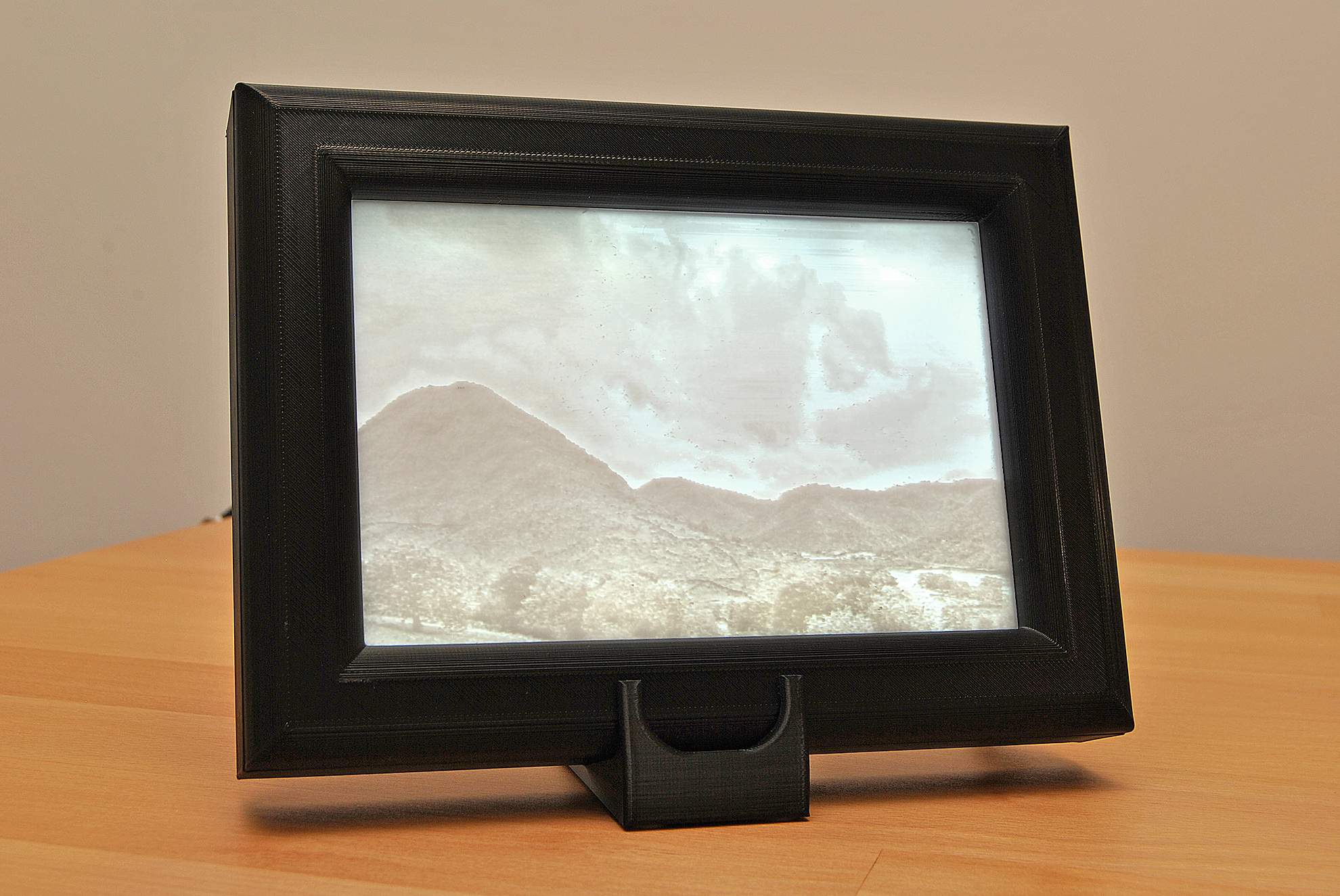 15cm x 10cm Lithophane Frame (USB-powered)