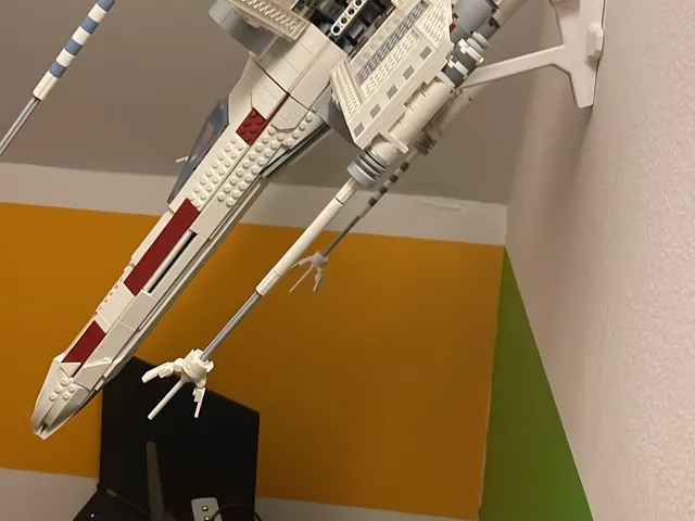 Lego 75355 X-wing wall holder