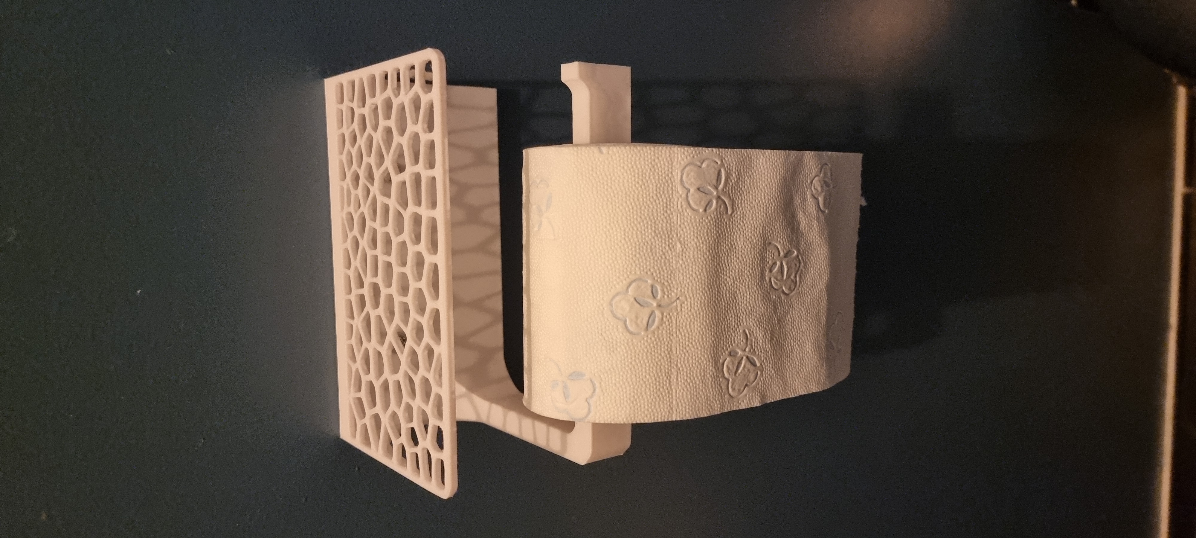 Voronoi toilet paper holder