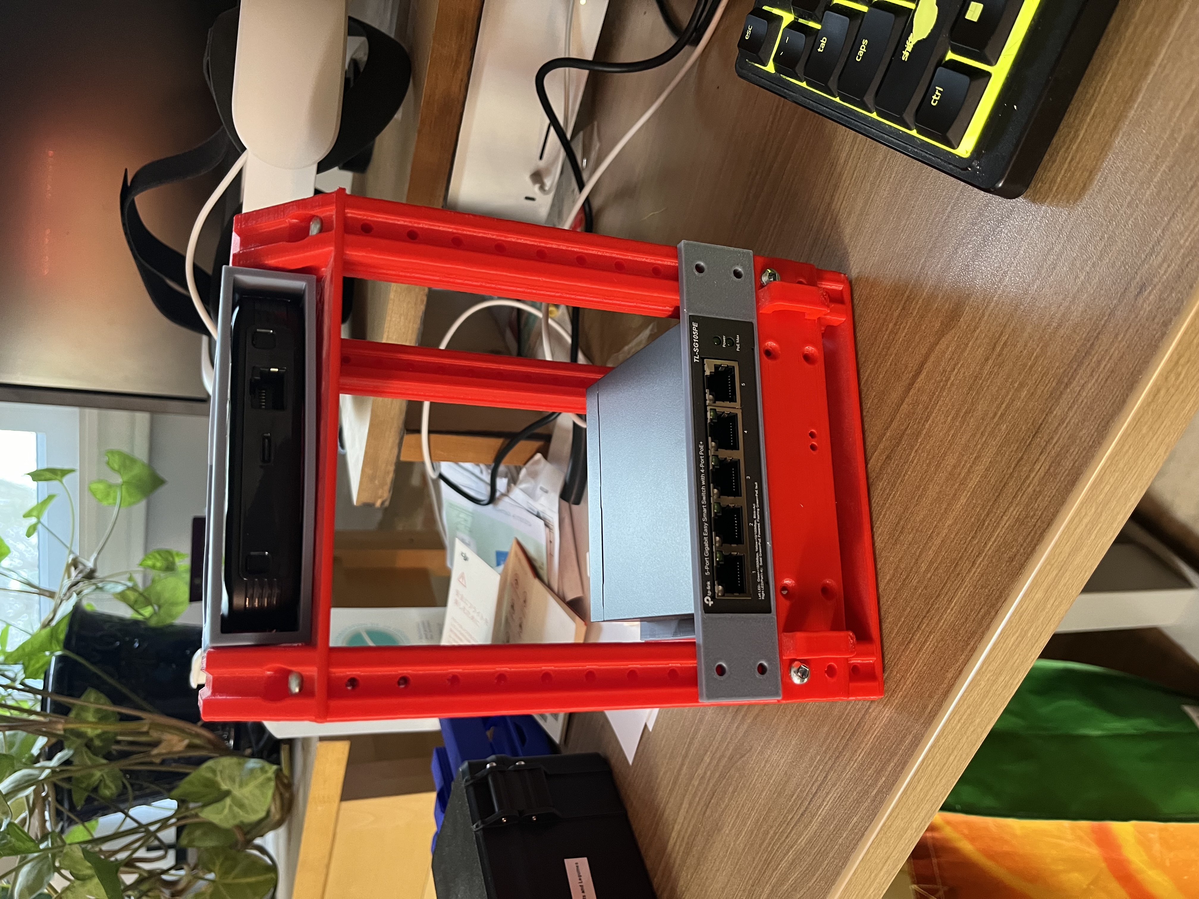 6" Rack Enclosure - Netgear TLSG105 PE mount