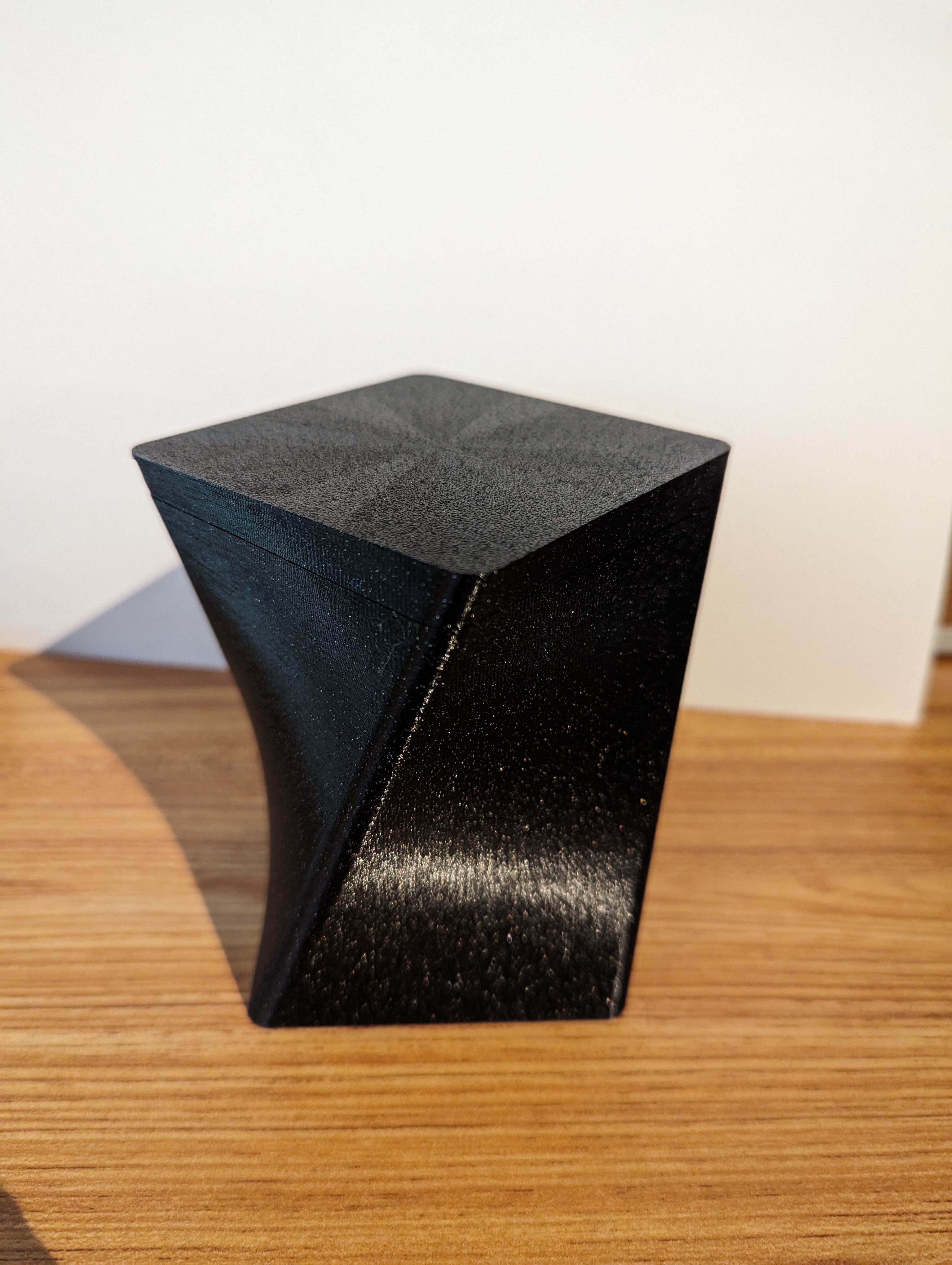 Miniatura 3 do modelo 3D Twisted Square Box