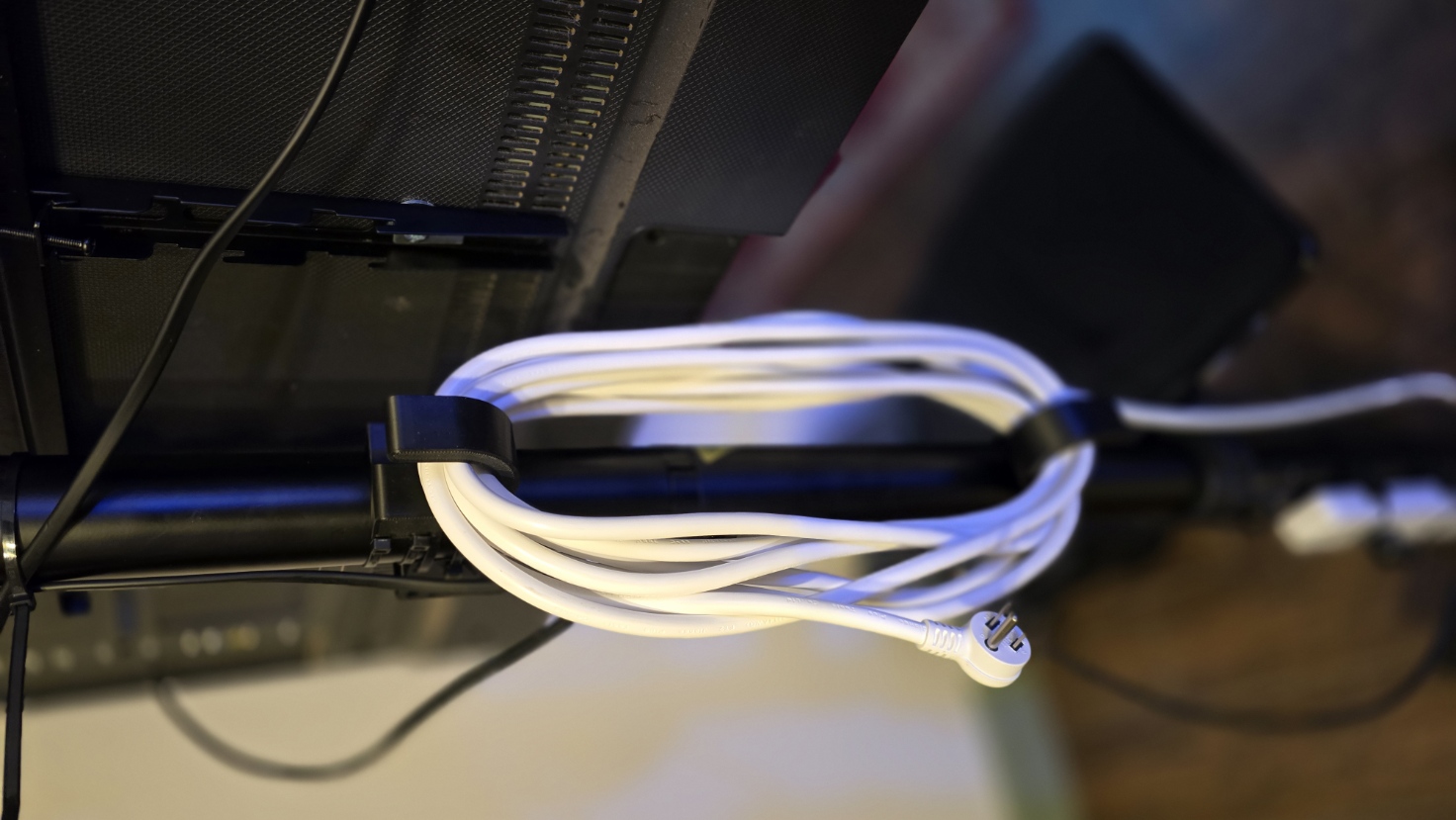 Cord Wrap Pole Mounted