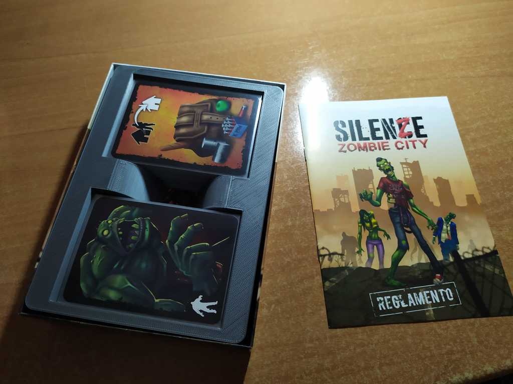 SilenZe: Zombie City Game Insert