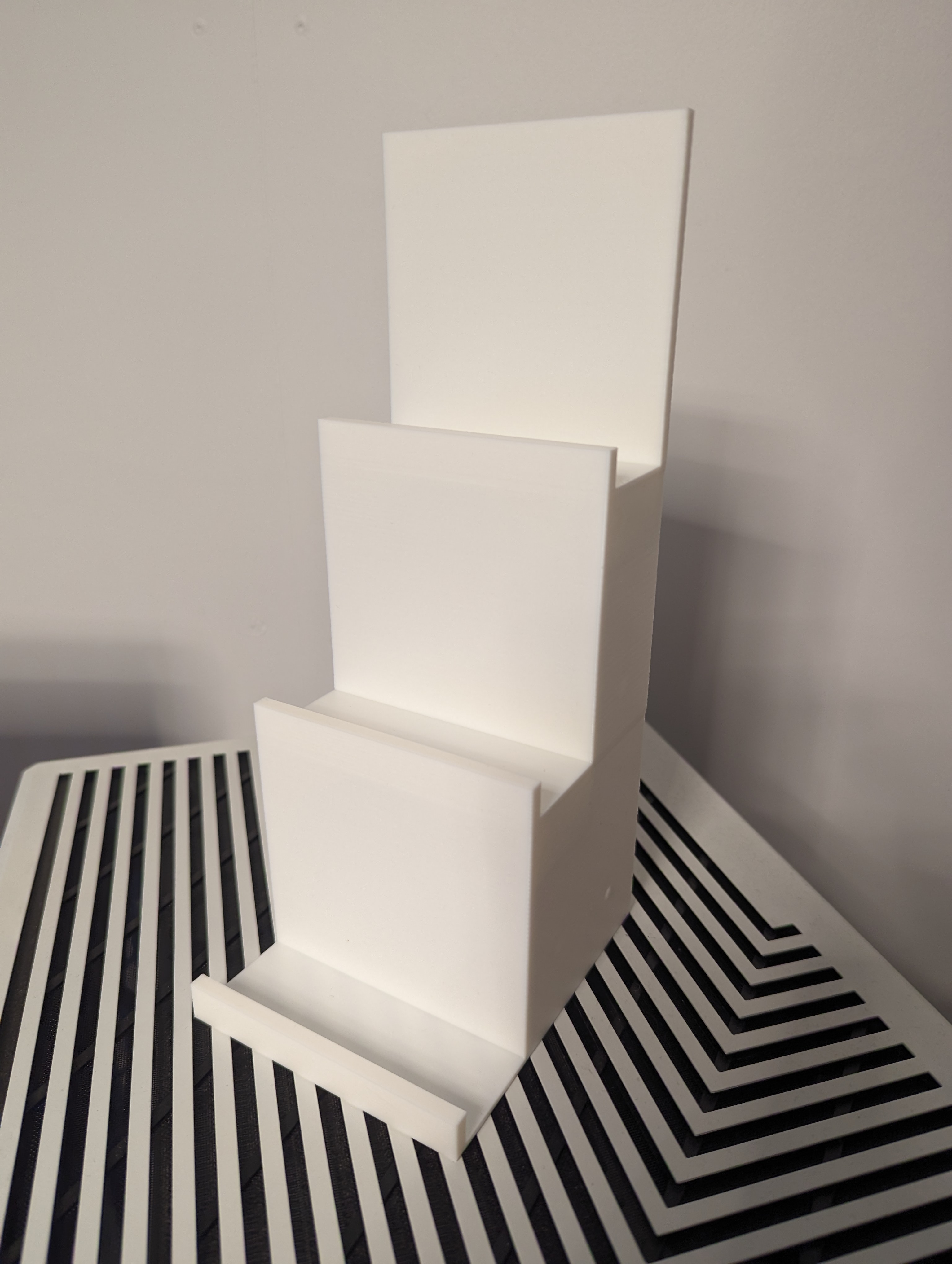 Graded Trading Card Display Stand by Mythic 3D Printing Download free