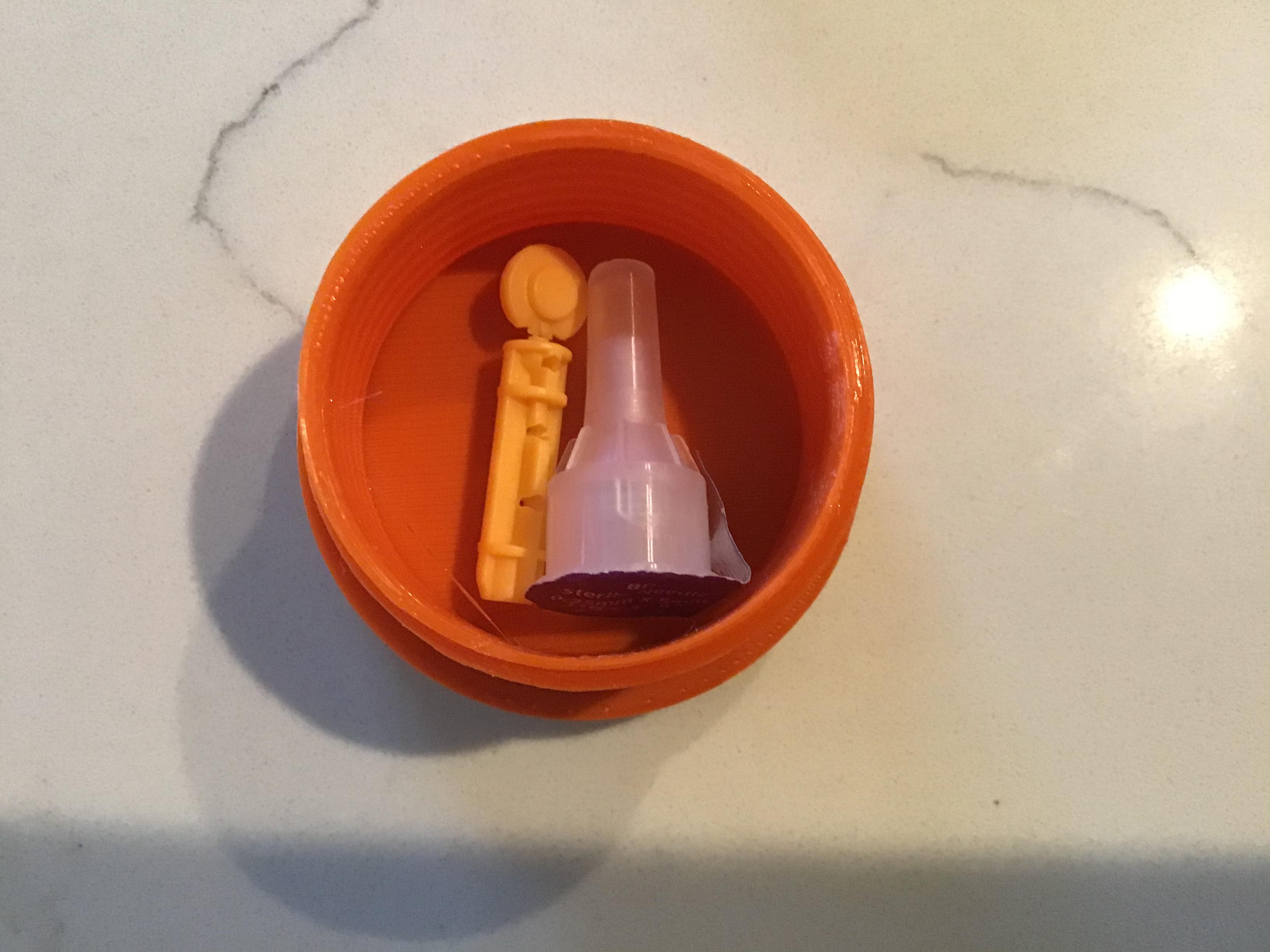 Miniatura 7 do modelo 3D Diabetic sharps container